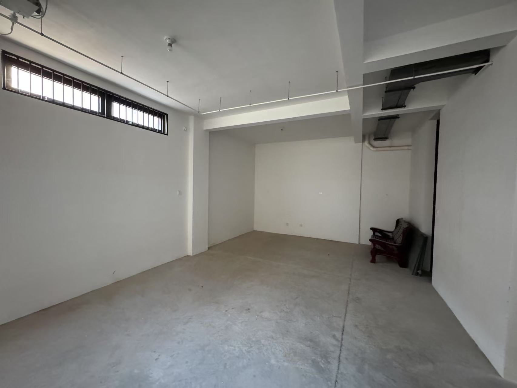 万濠山庄 5室2厅4卫 328.00m&sup2;