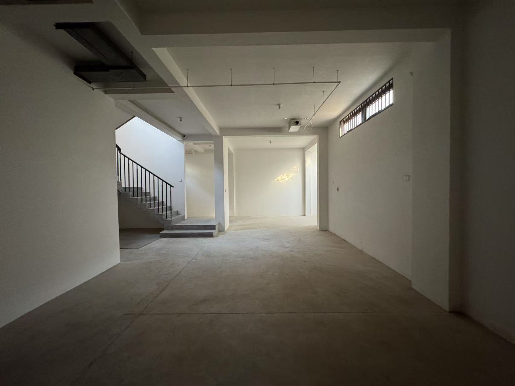 万濠山庄 5室2厅4卫 328.00m&sup2;