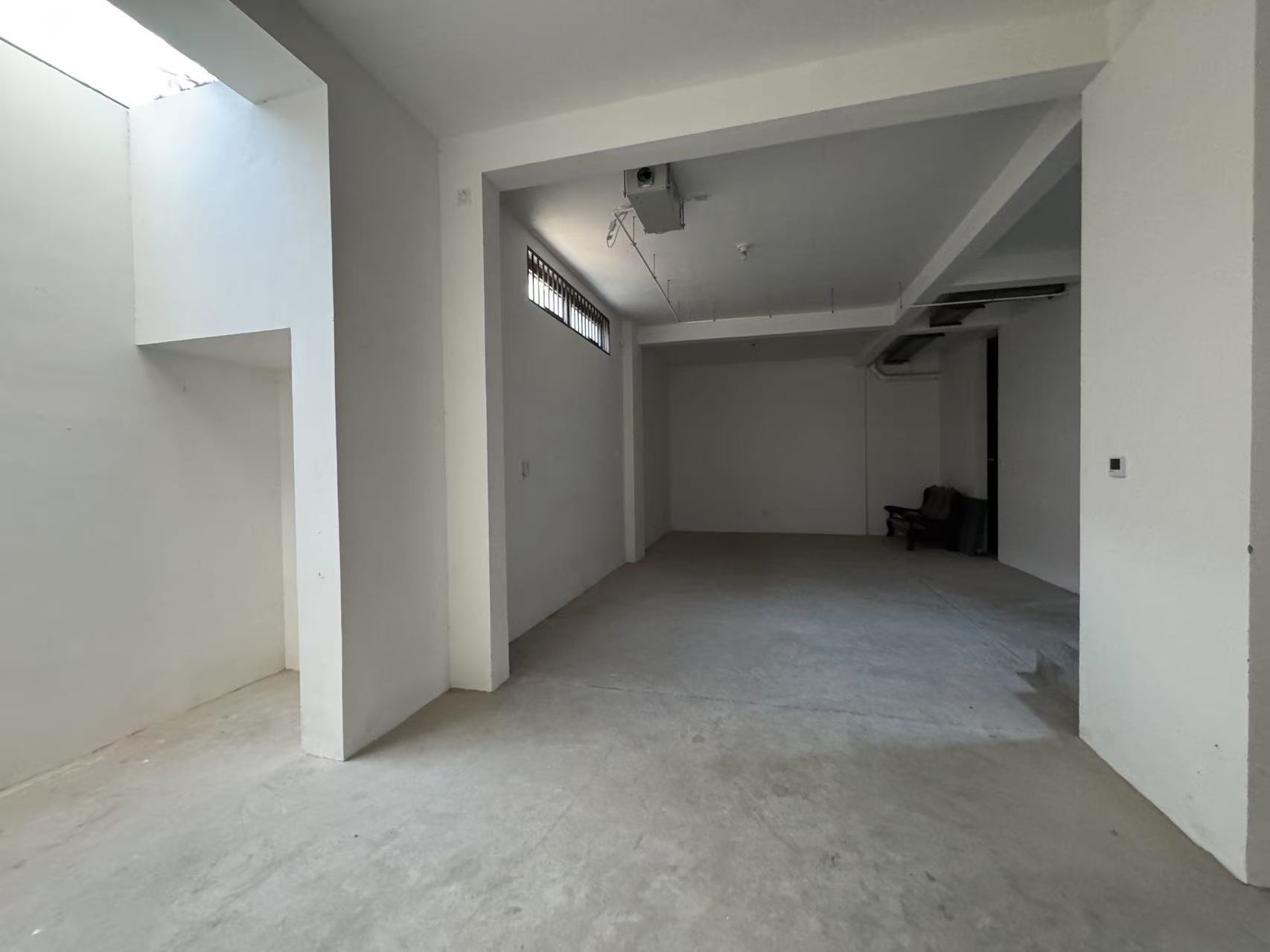 万濠山庄 5室2厅4卫 328.00m&sup2;