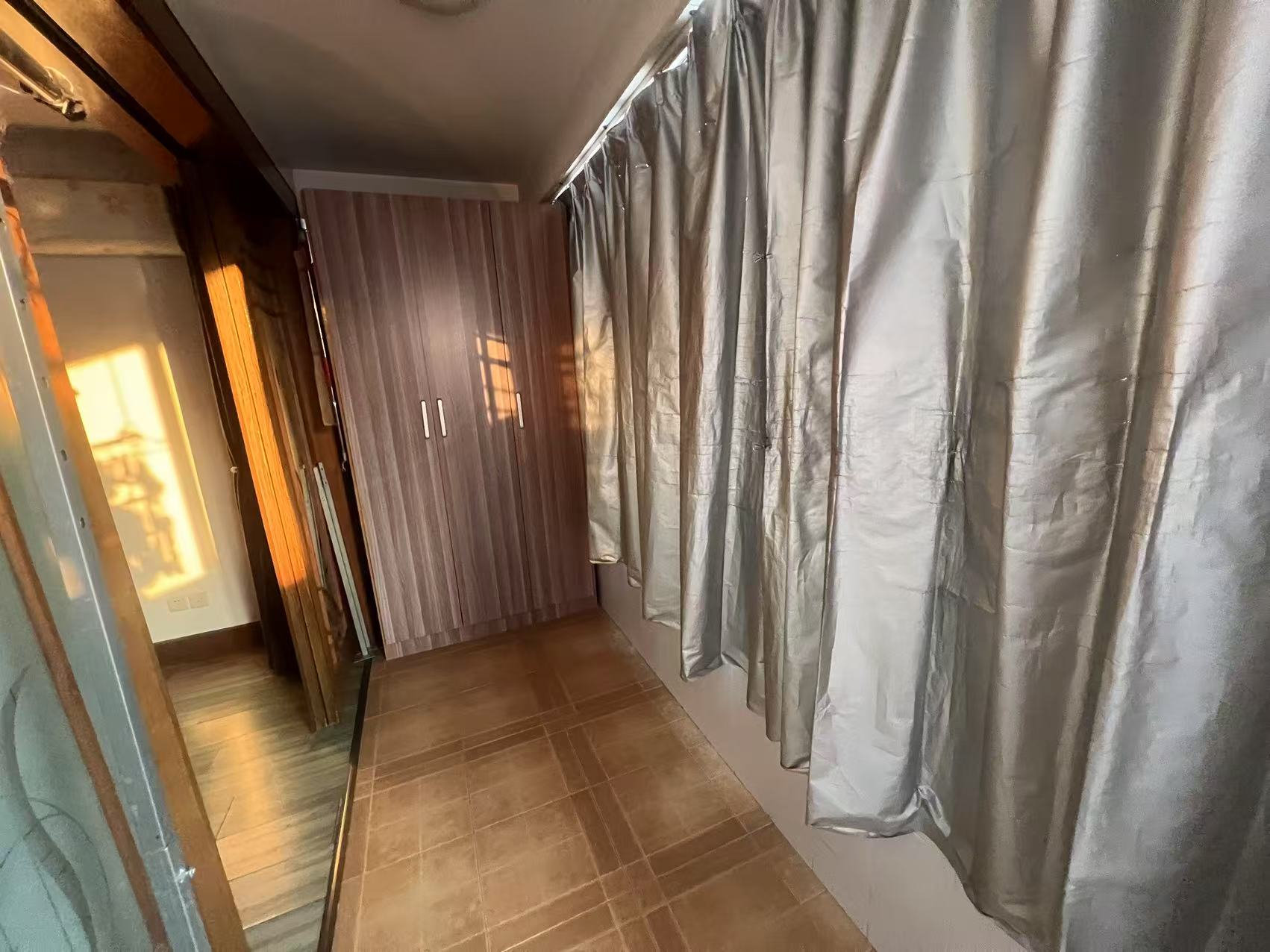 光明南村 3室1厅1卫 102m&sup2;