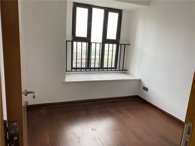 富力院士廷 3室2厅2卫 129m&sup2;