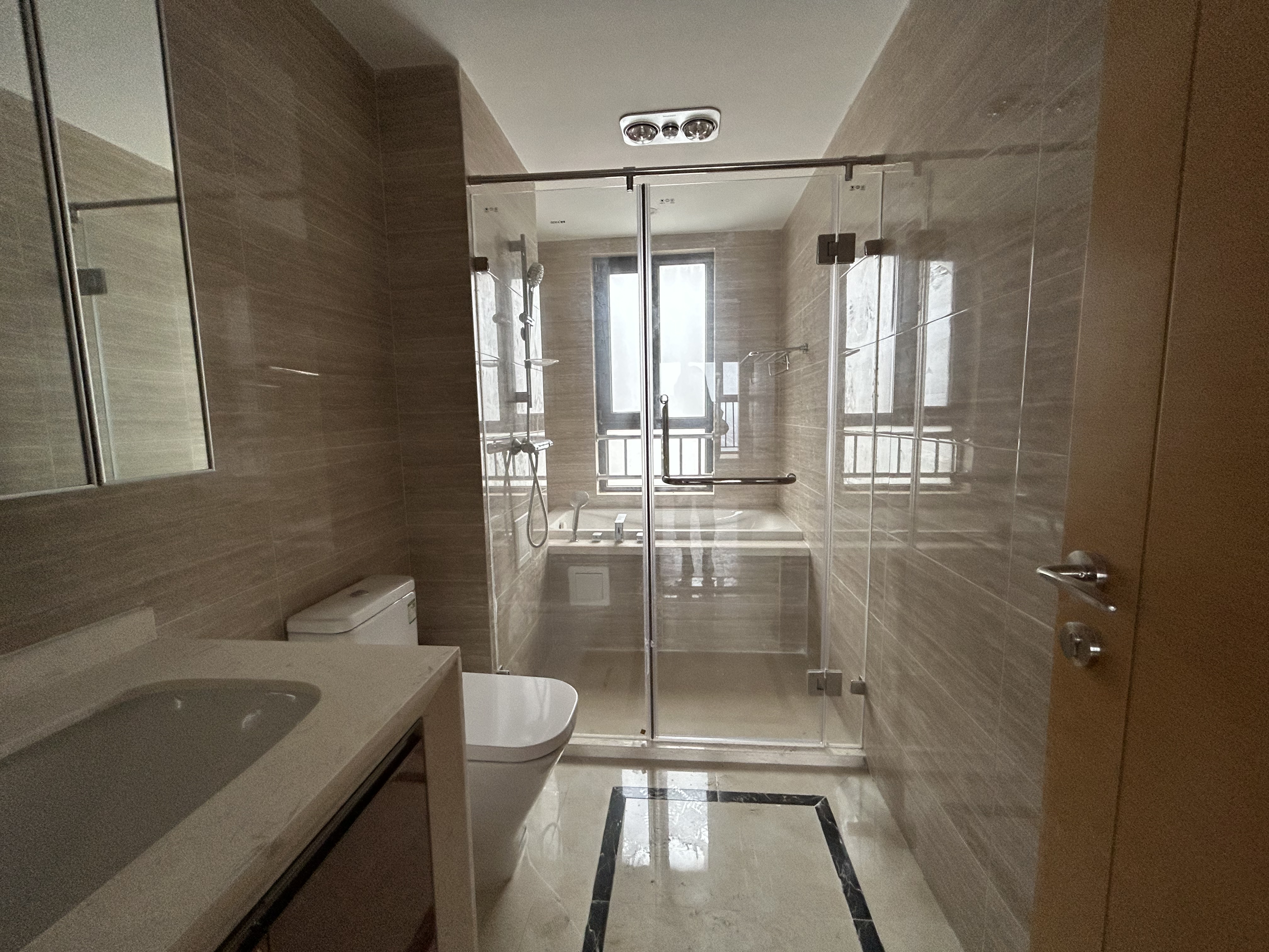 富力院士廷 3室2厅2卫 129m&sup2;