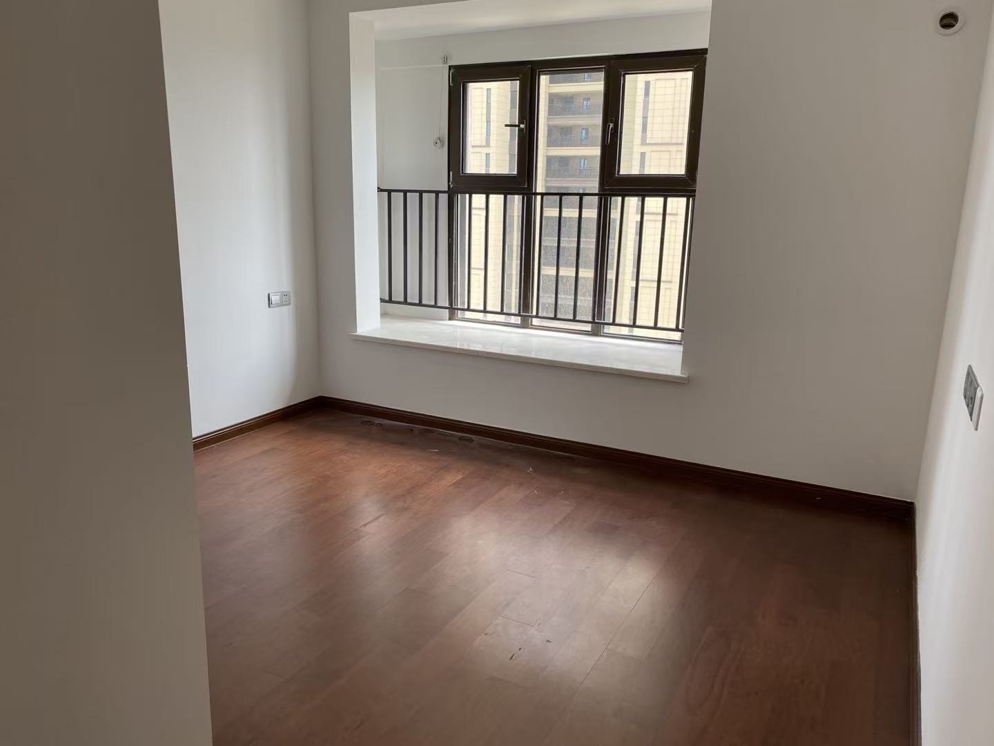 富力院士廷 3室2厅2卫 129m&sup2;