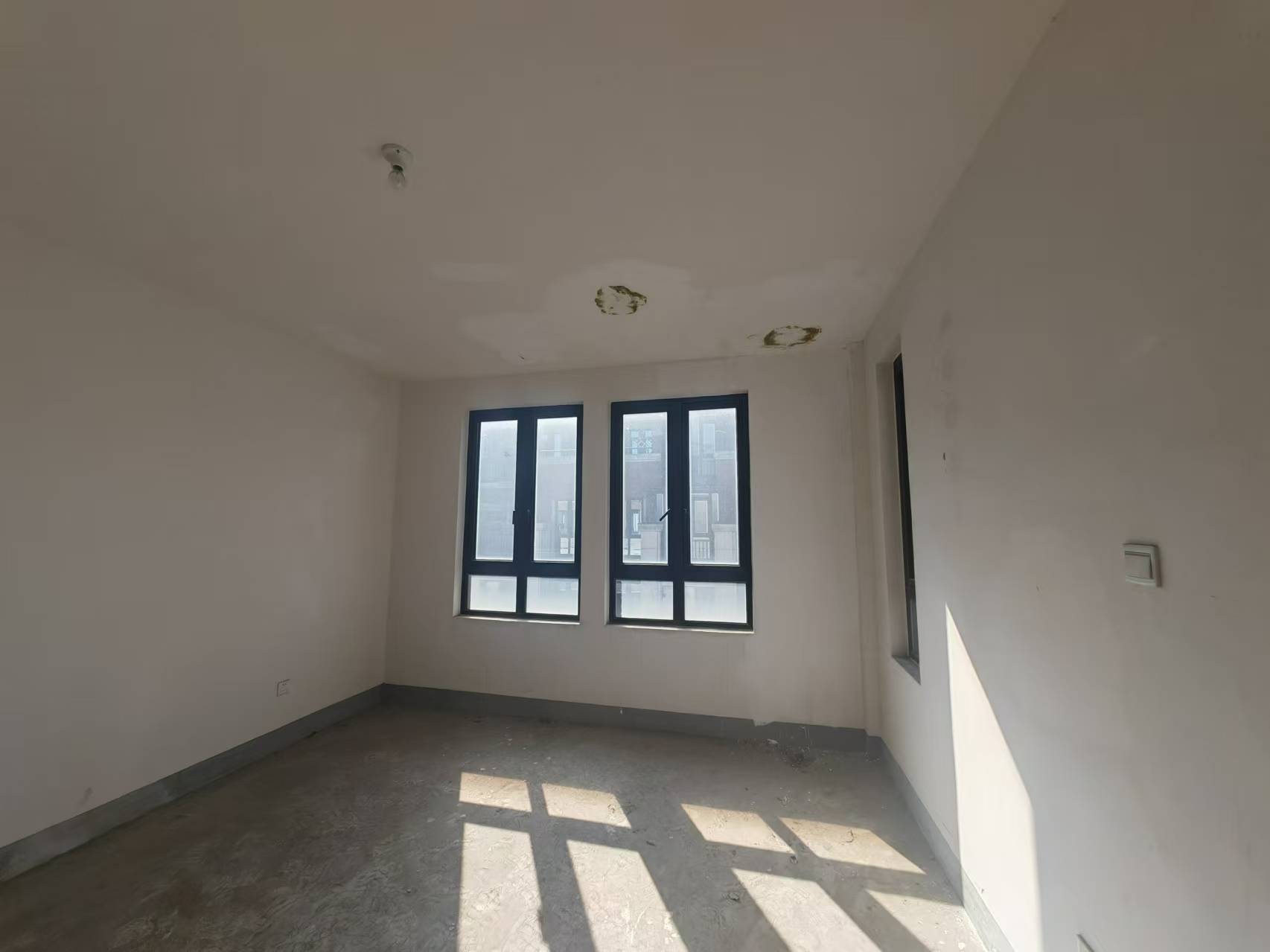 山水壹号 5室2厅4卫 267.10m&sup2;