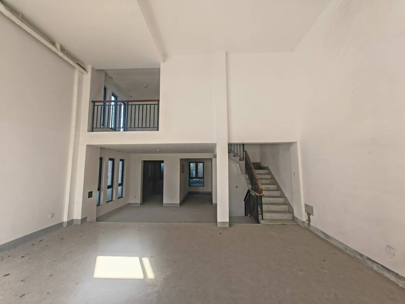 山水壹号 5室2厅4卫 267.10m&sup2;