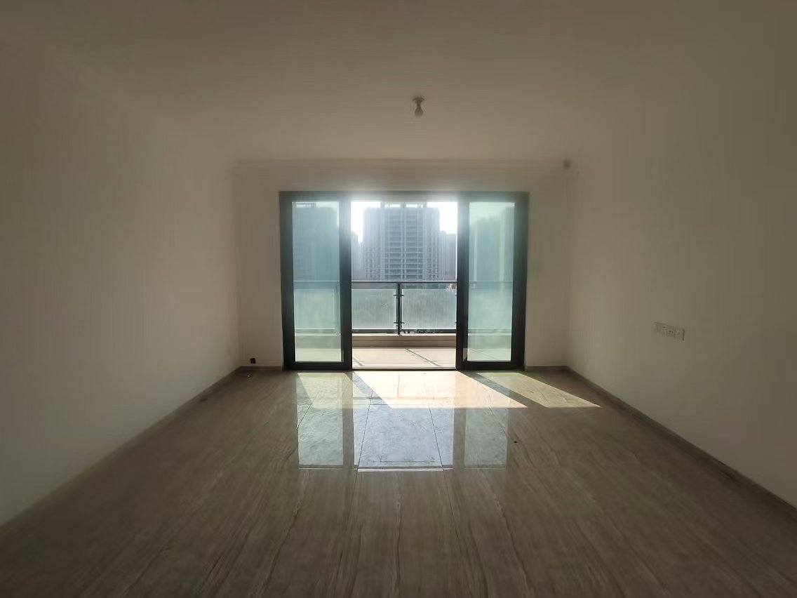 碧桂园时代悦城 3室2厅2卫 140m²