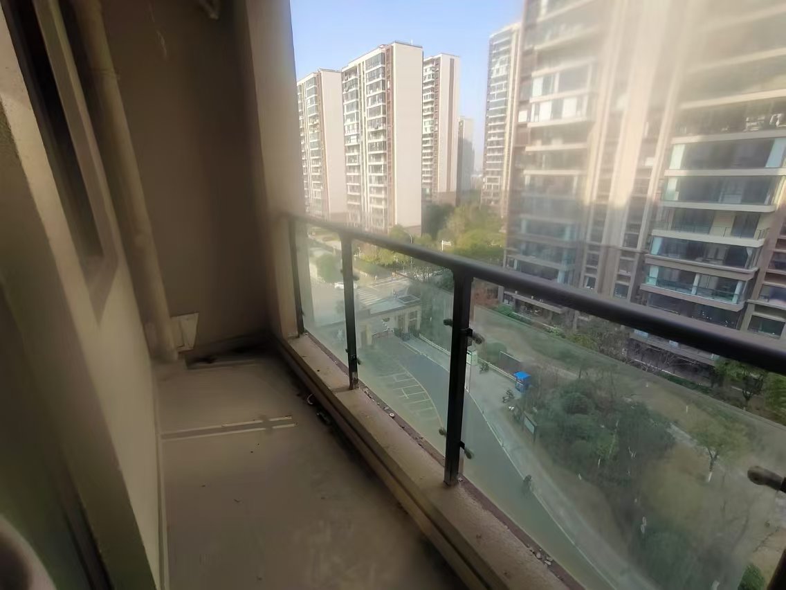 碧桂园时代悦城 3室2厅2卫 140m&sup2;