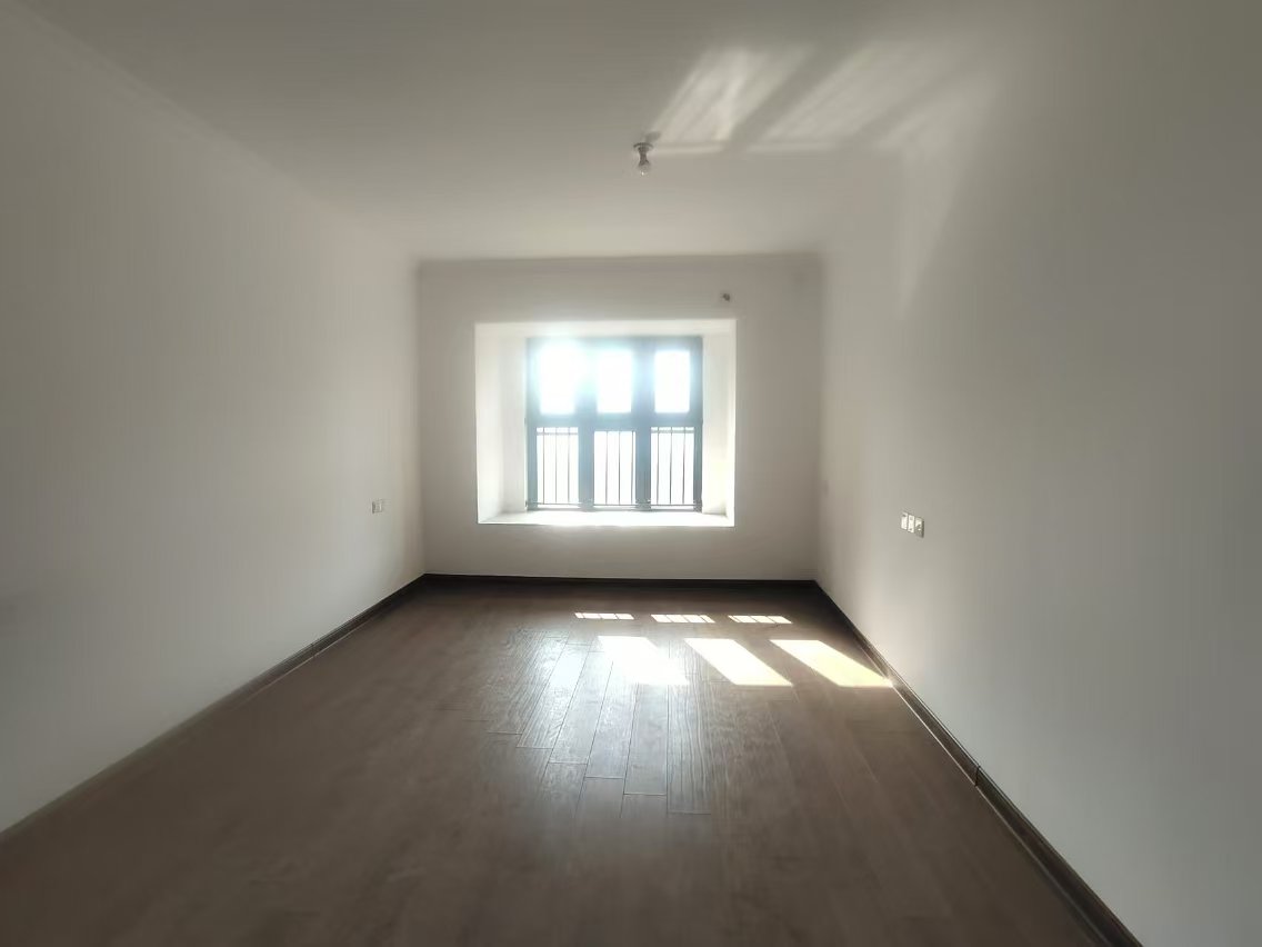 碧桂园时代悦城 3室2厅2卫 140m&sup2;