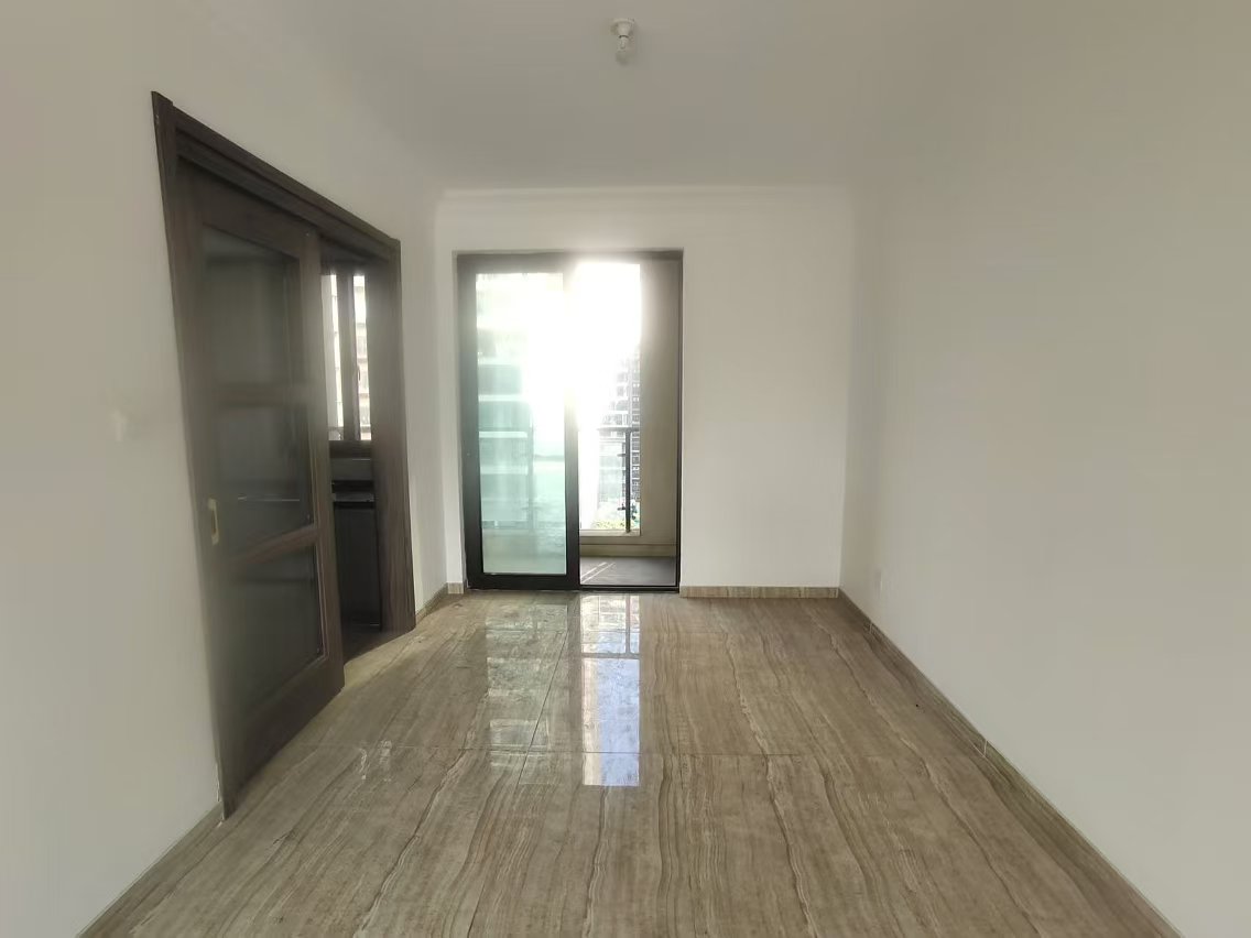 碧桂园时代悦城 3室2厅2卫 140m&sup2;