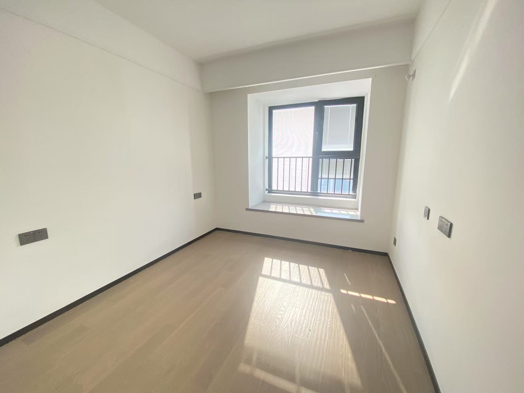 滨江道静园 3室2厅2卫 127.12m&sup2;