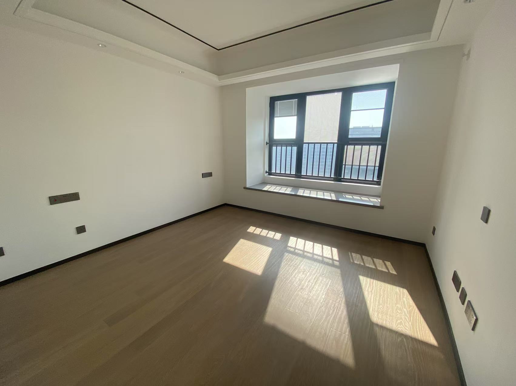 滨江道静园 3室2厅2卫 127.12m&sup2;
