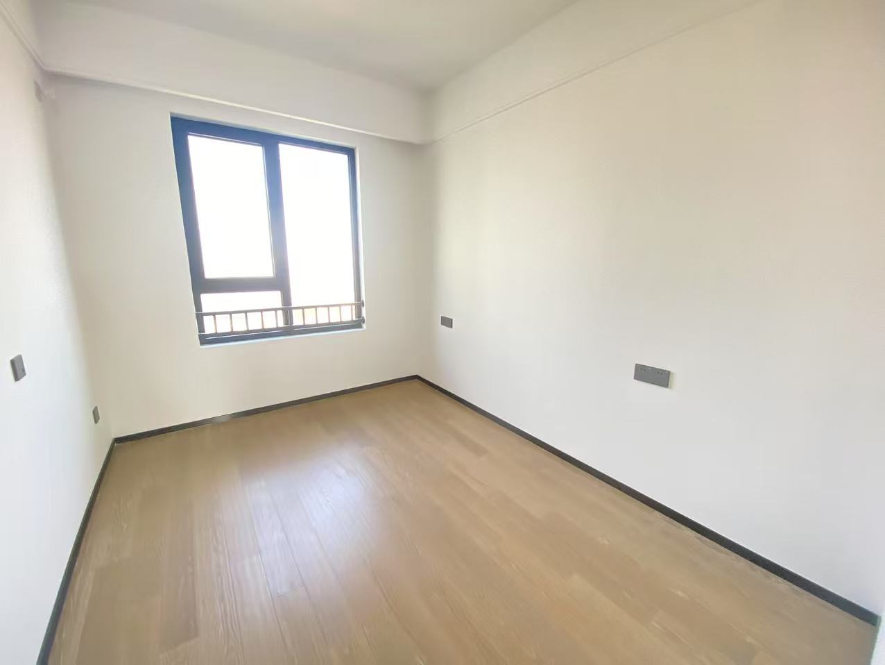 滨江道静园 3室2厅2卫 127.12m&sup2;