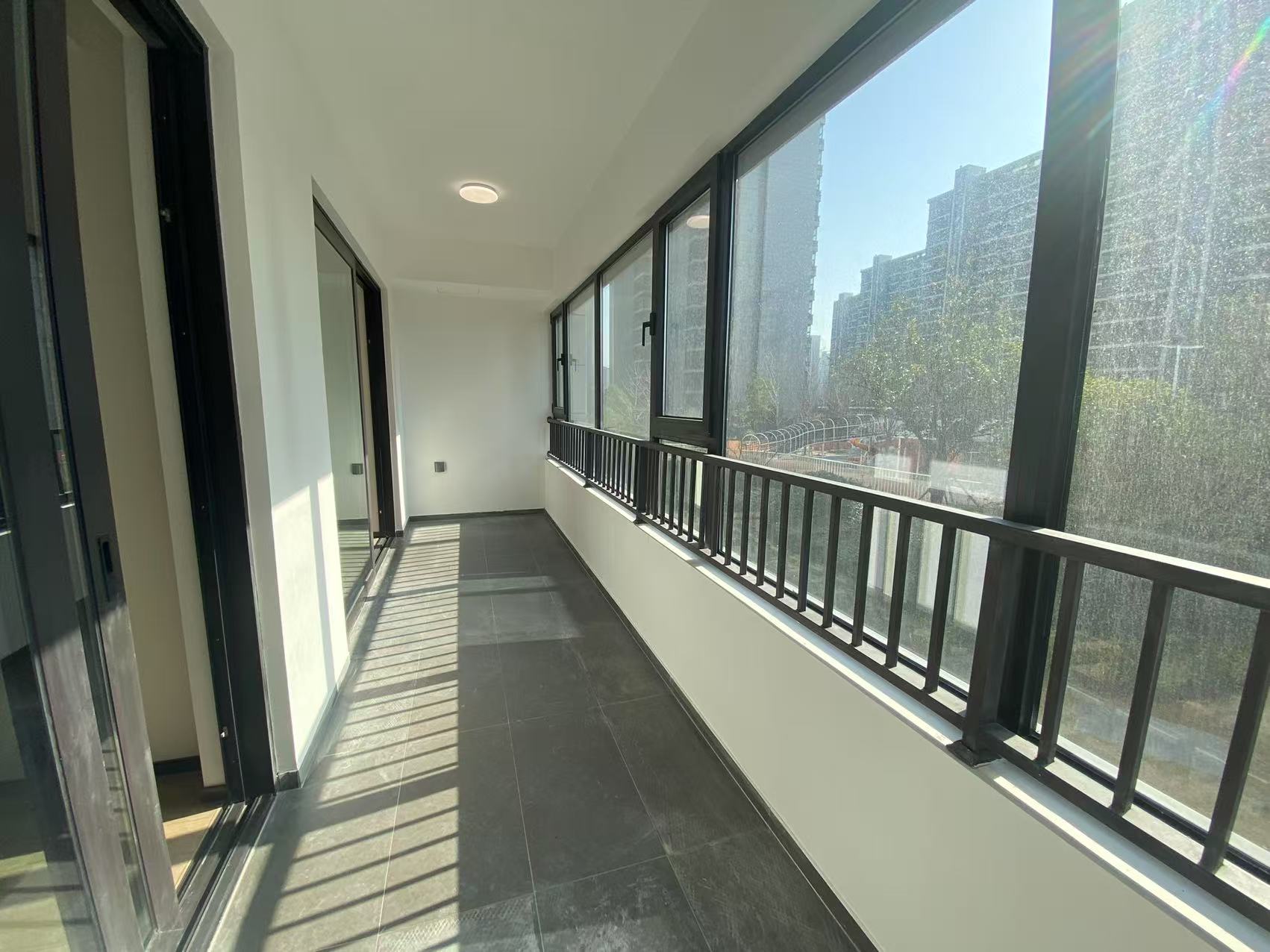 滨江道静园 4室2厅2卫 143.4m&sup2;