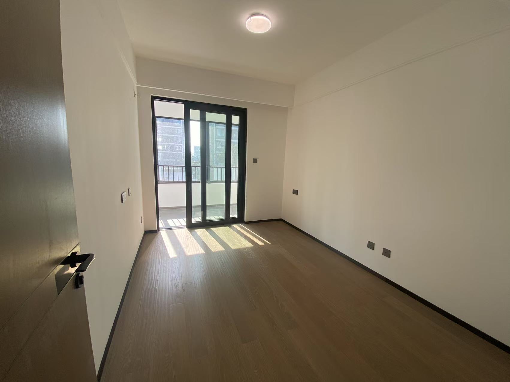滨江道静园 4室2厅2卫 143.4m&sup2;