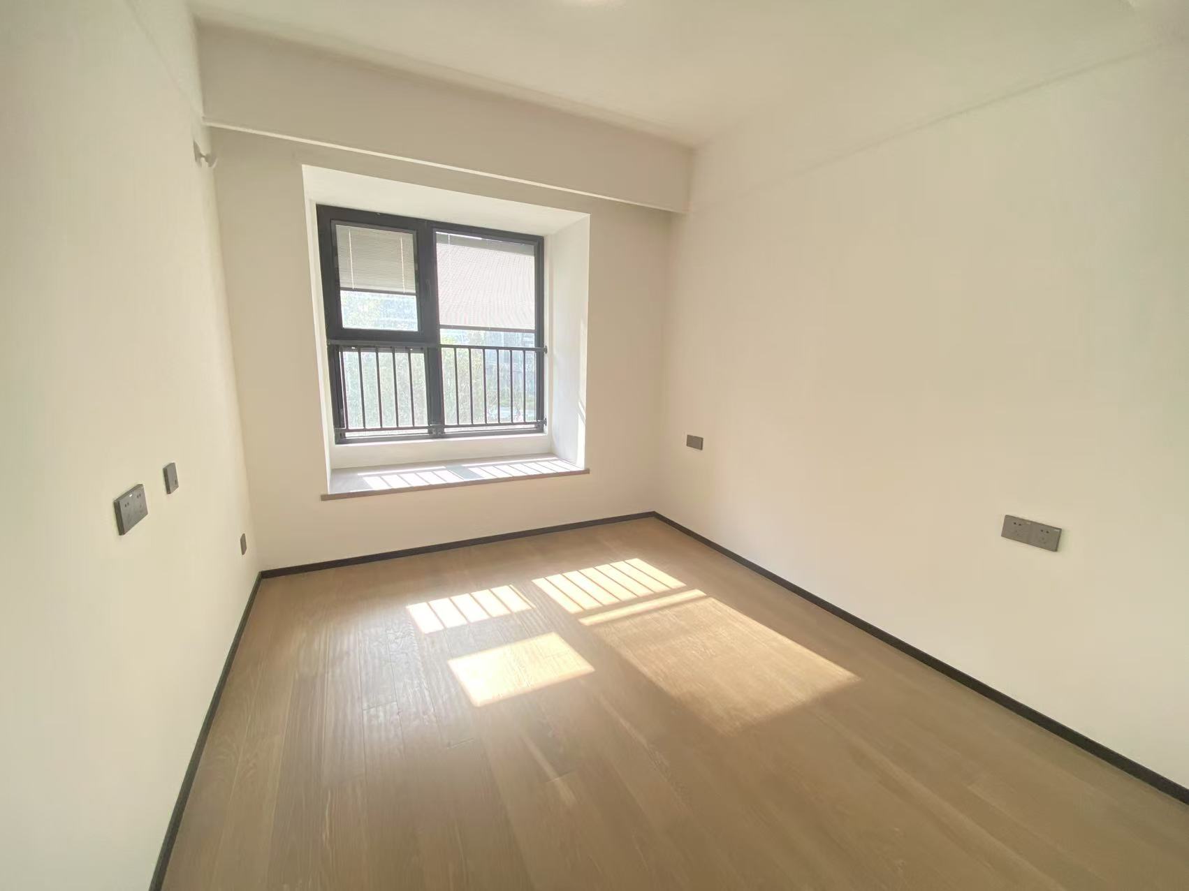 滨江道静园 4室2厅2卫 143.4m&sup2;