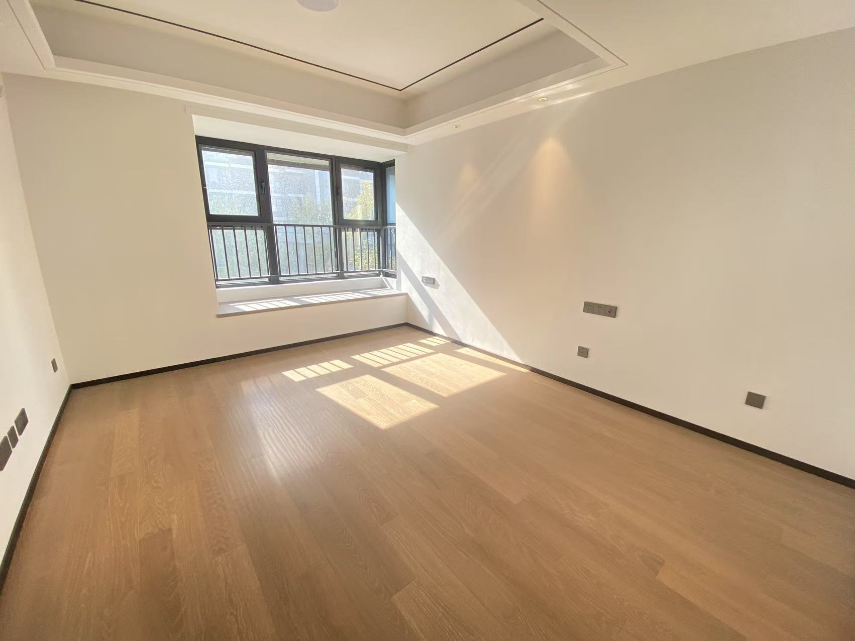 滨江道静园 4室2厅2卫 143.4m&sup2;