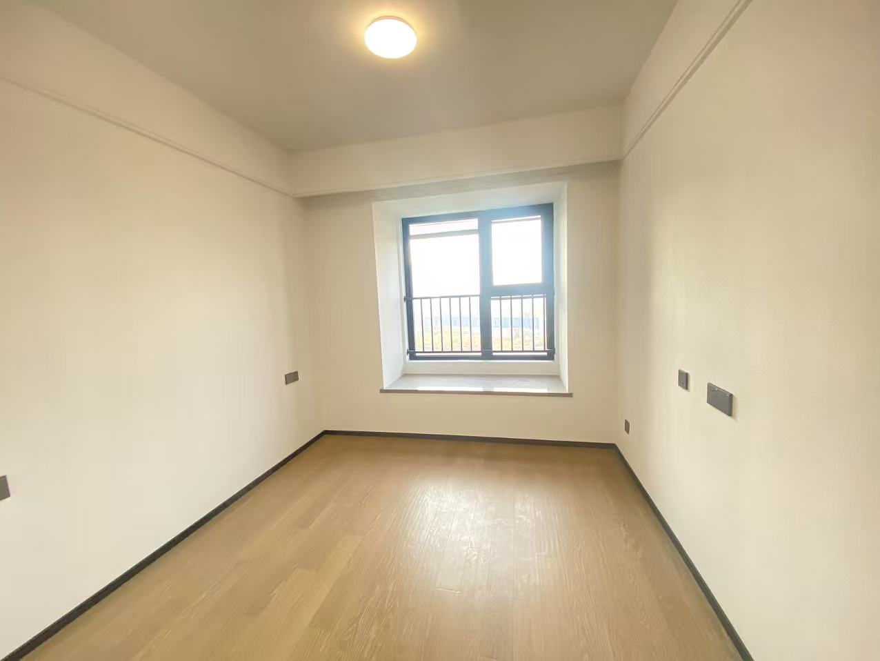 滨江道静园 4室2厅2卫 143.36m&sup2;