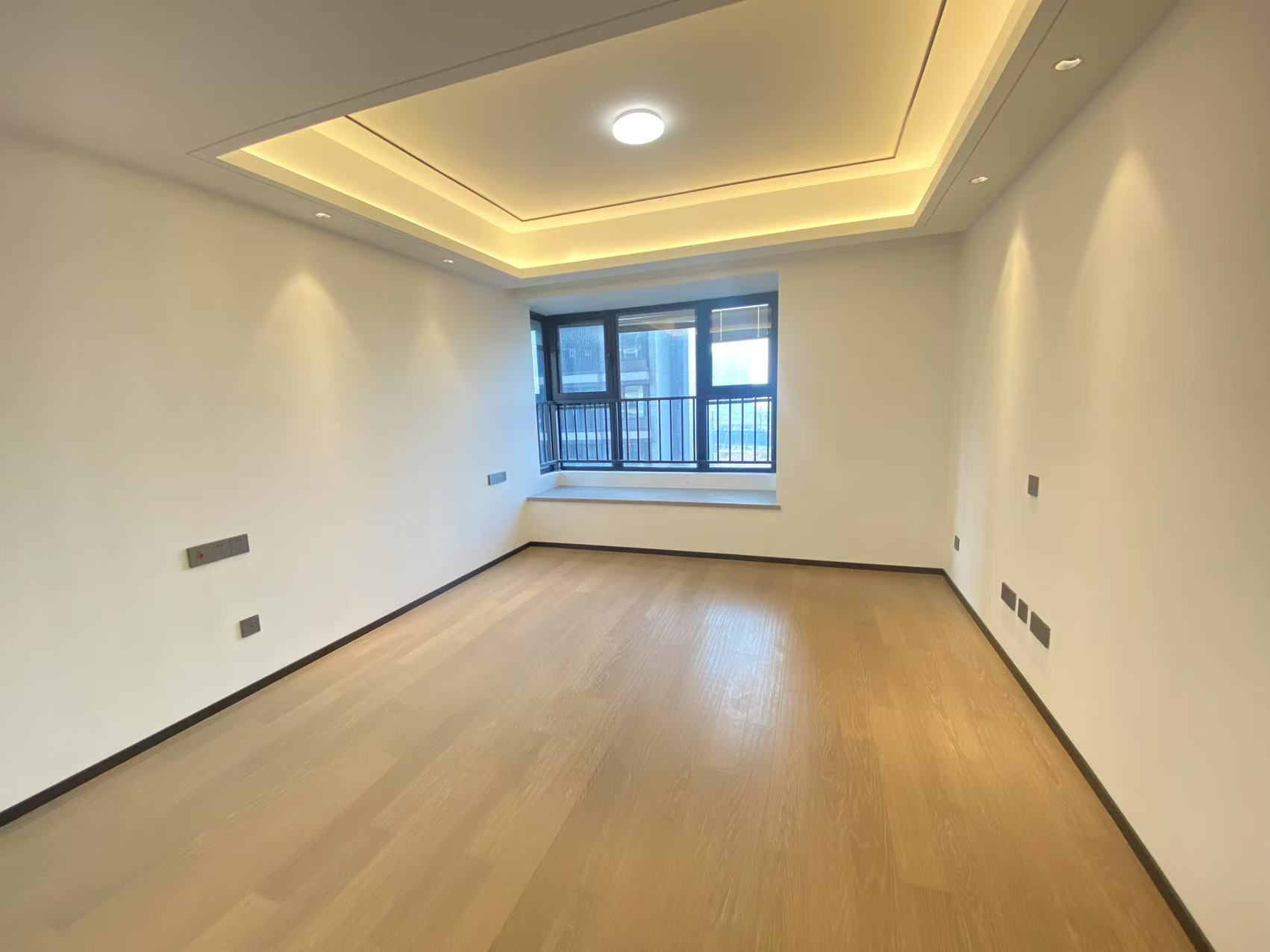 滨江道静园 4室2厅2卫 143.36m&sup2;