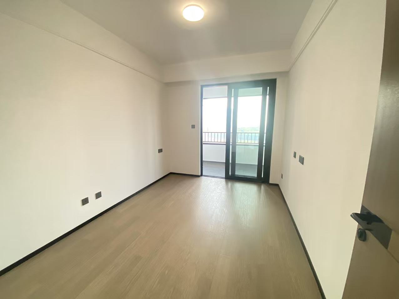 滨江道静园 4室2厅2卫 143.36m&sup2;