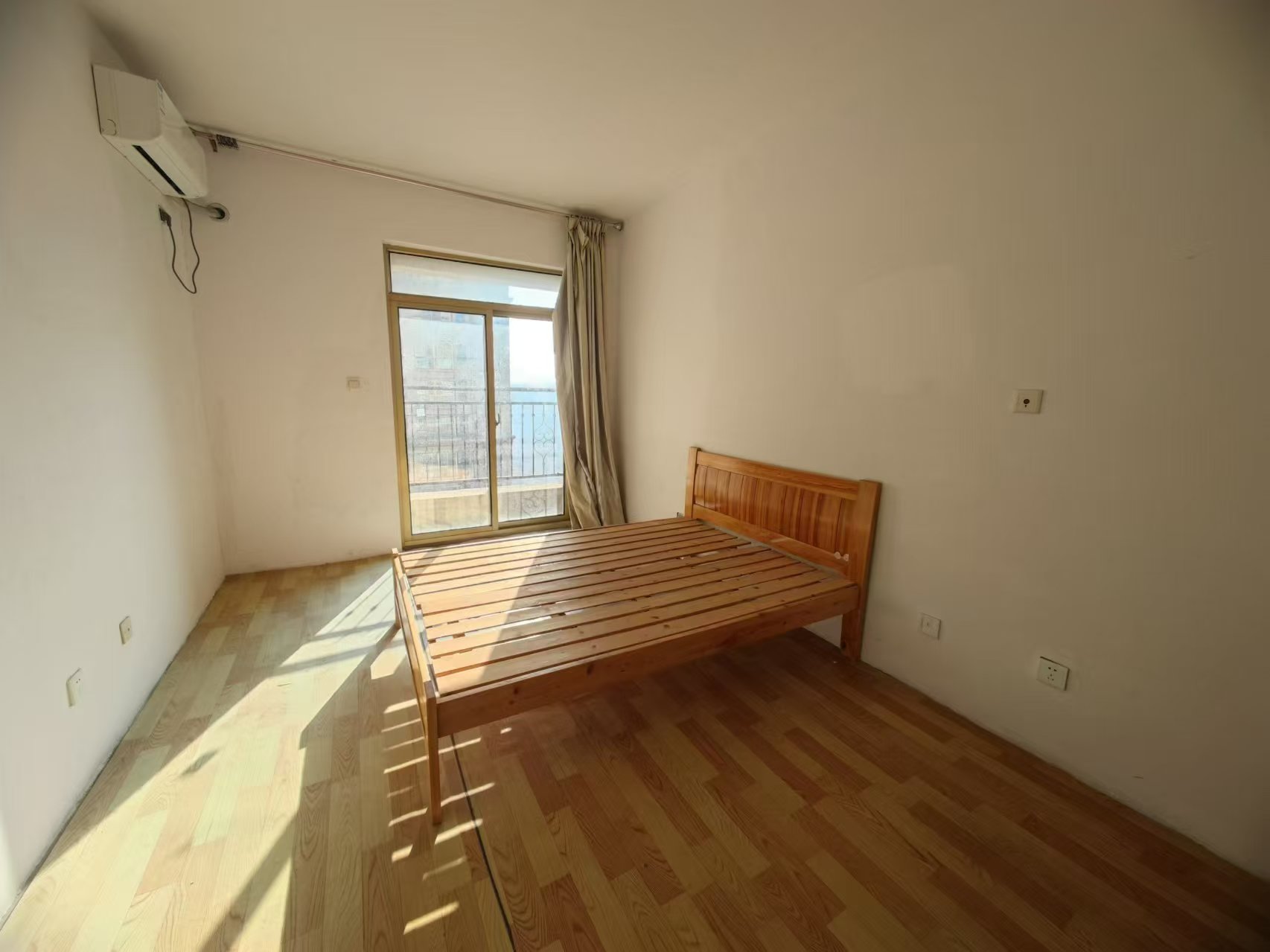 恒盛豪庭 2室2厅1卫 95m&sup2;