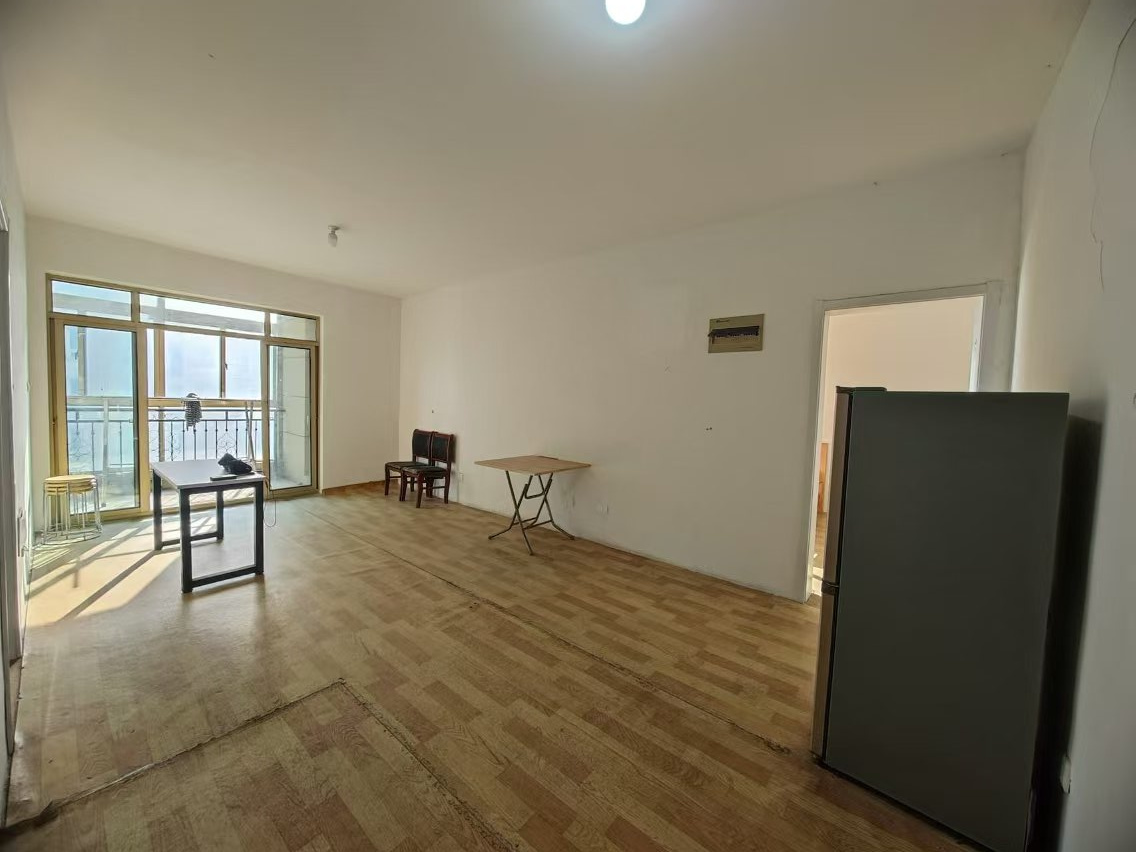 恒盛豪庭 2室2厅1卫 95m²