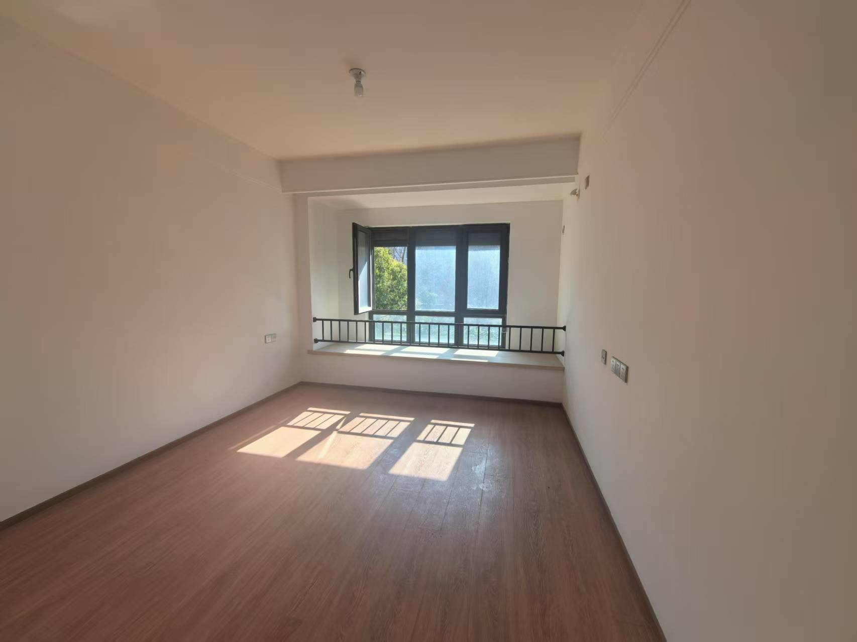 上悦城 3室2厅2卫 115m&sup2;
