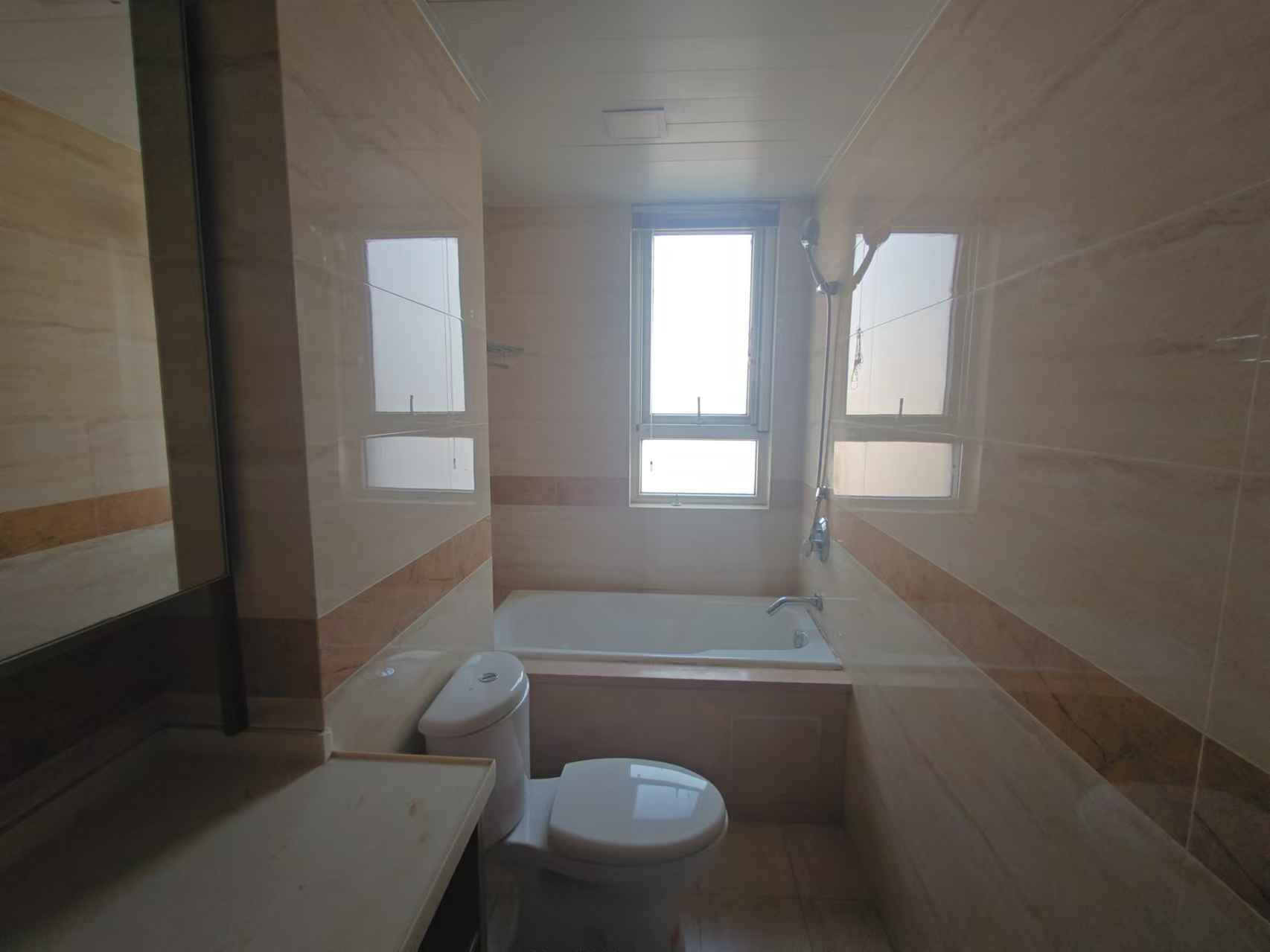 万科金域蓝湾 3室2厅2卫 135m&sup2;