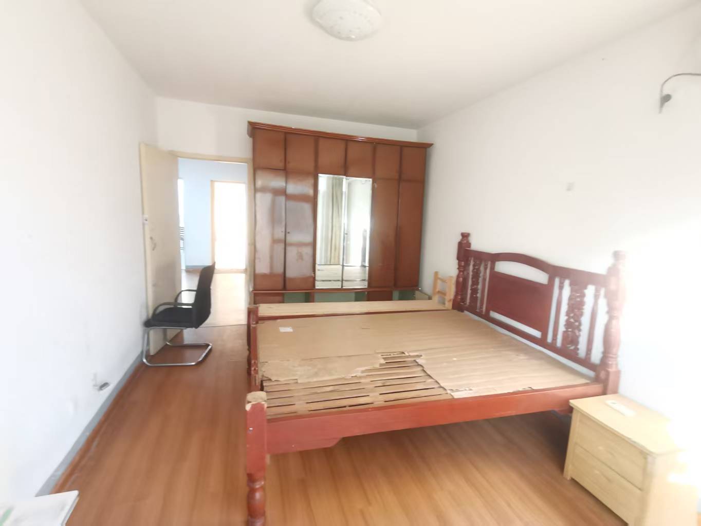 新港花苑 2室1厅1卫 90m²