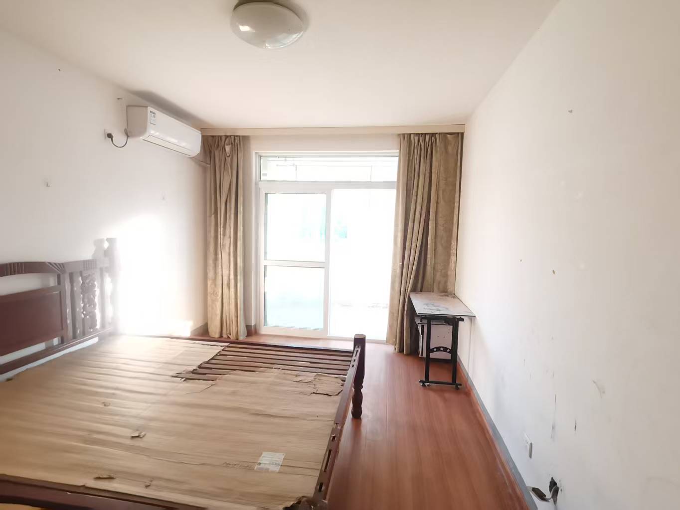 新港花苑 2室1厅1卫 90m²