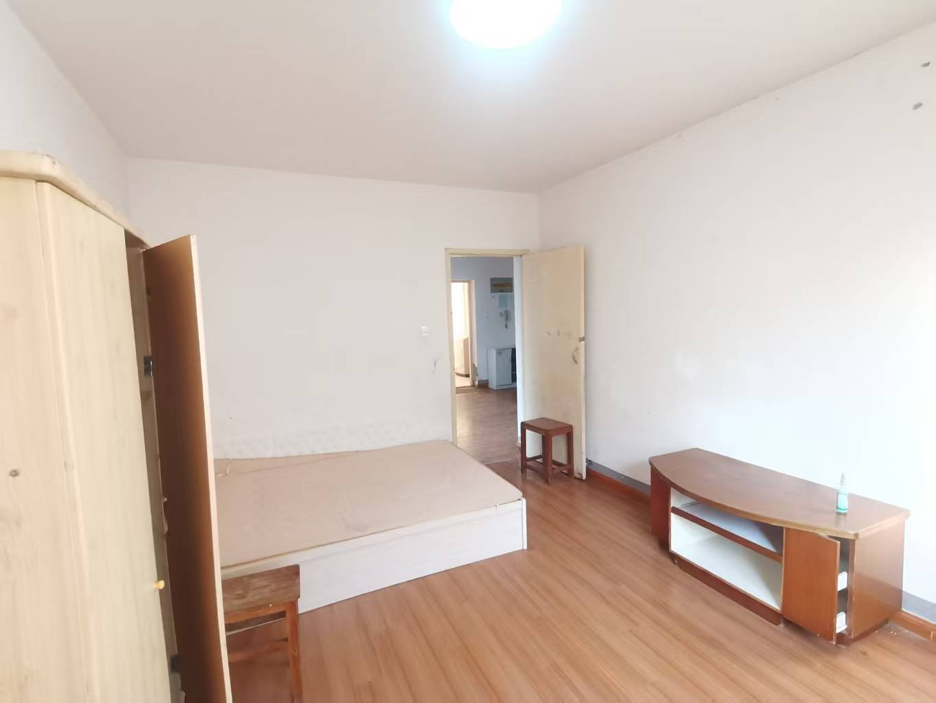 新港花苑 2室1厅1卫 90m²