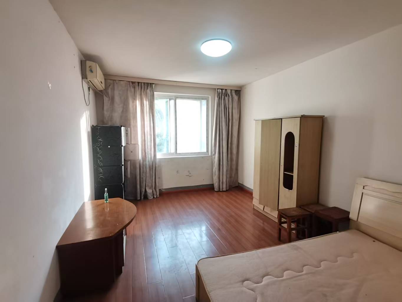 新港花苑 2室1厅1卫 90m²