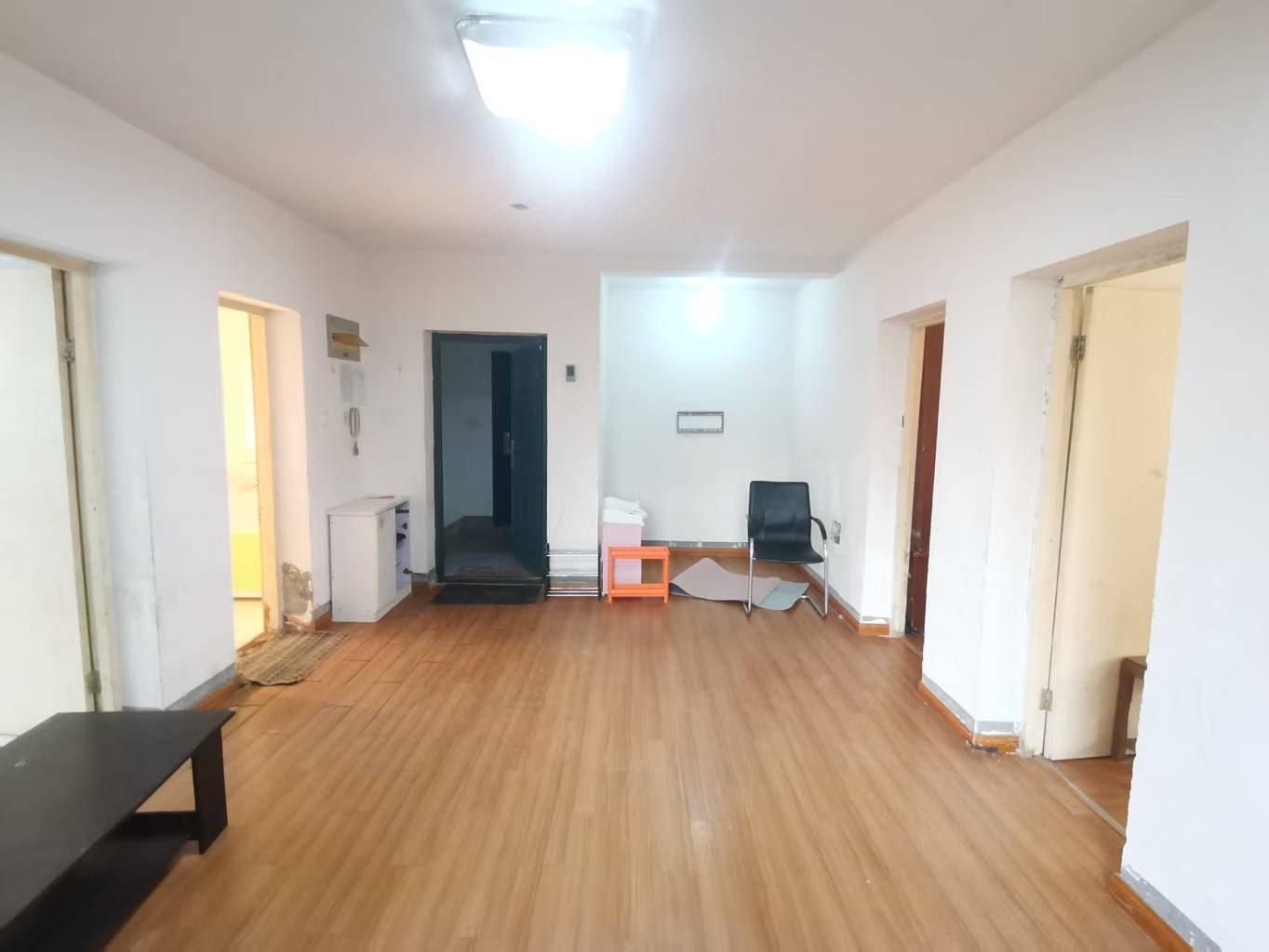 新港花苑 2室1厅1卫 90m²