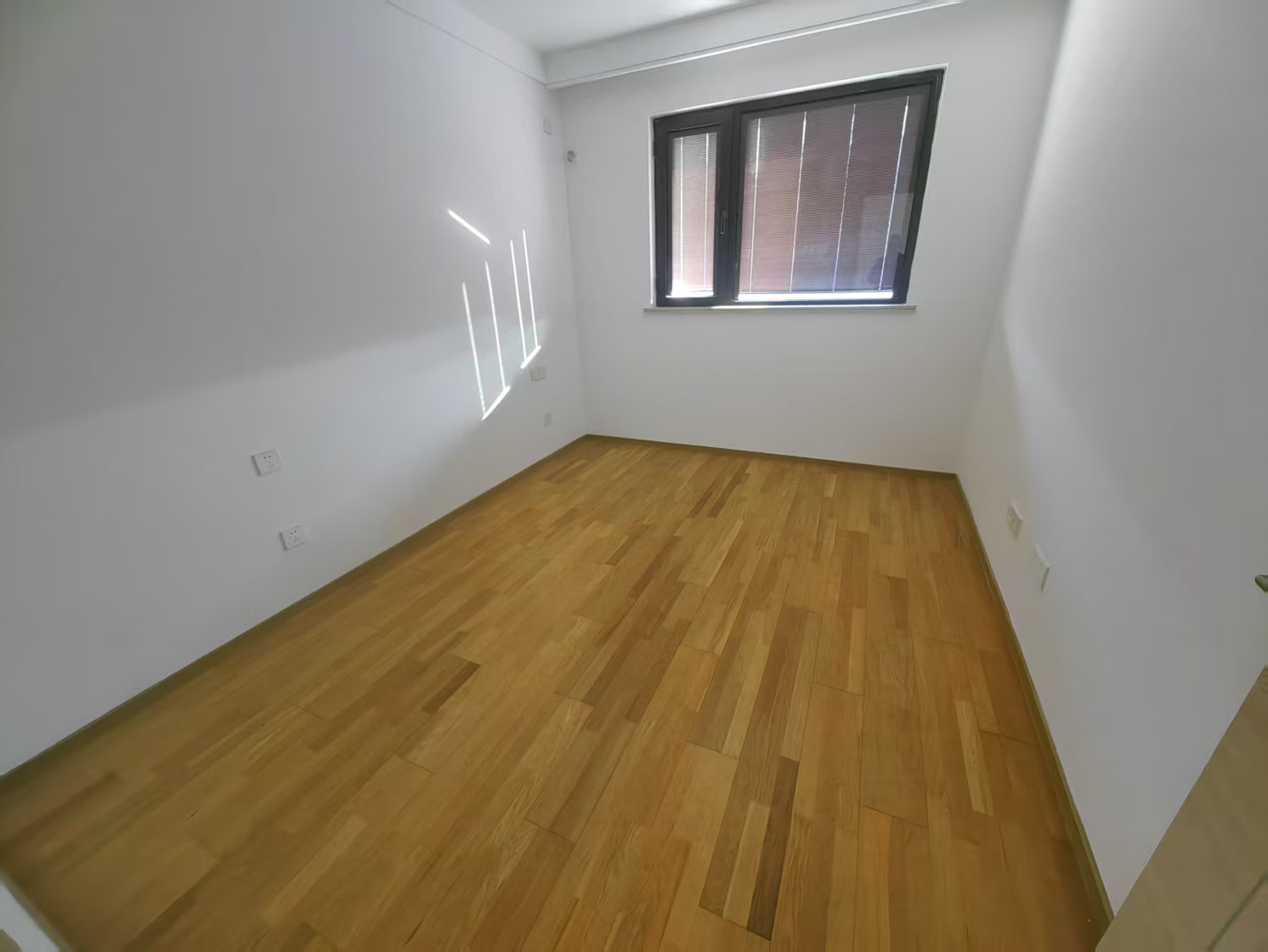 云樾东方 3室2厅1卫 94.82m&sup2;