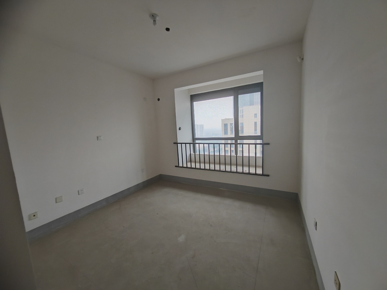 翠园 3室2厅1卫 105.00m&sup2;