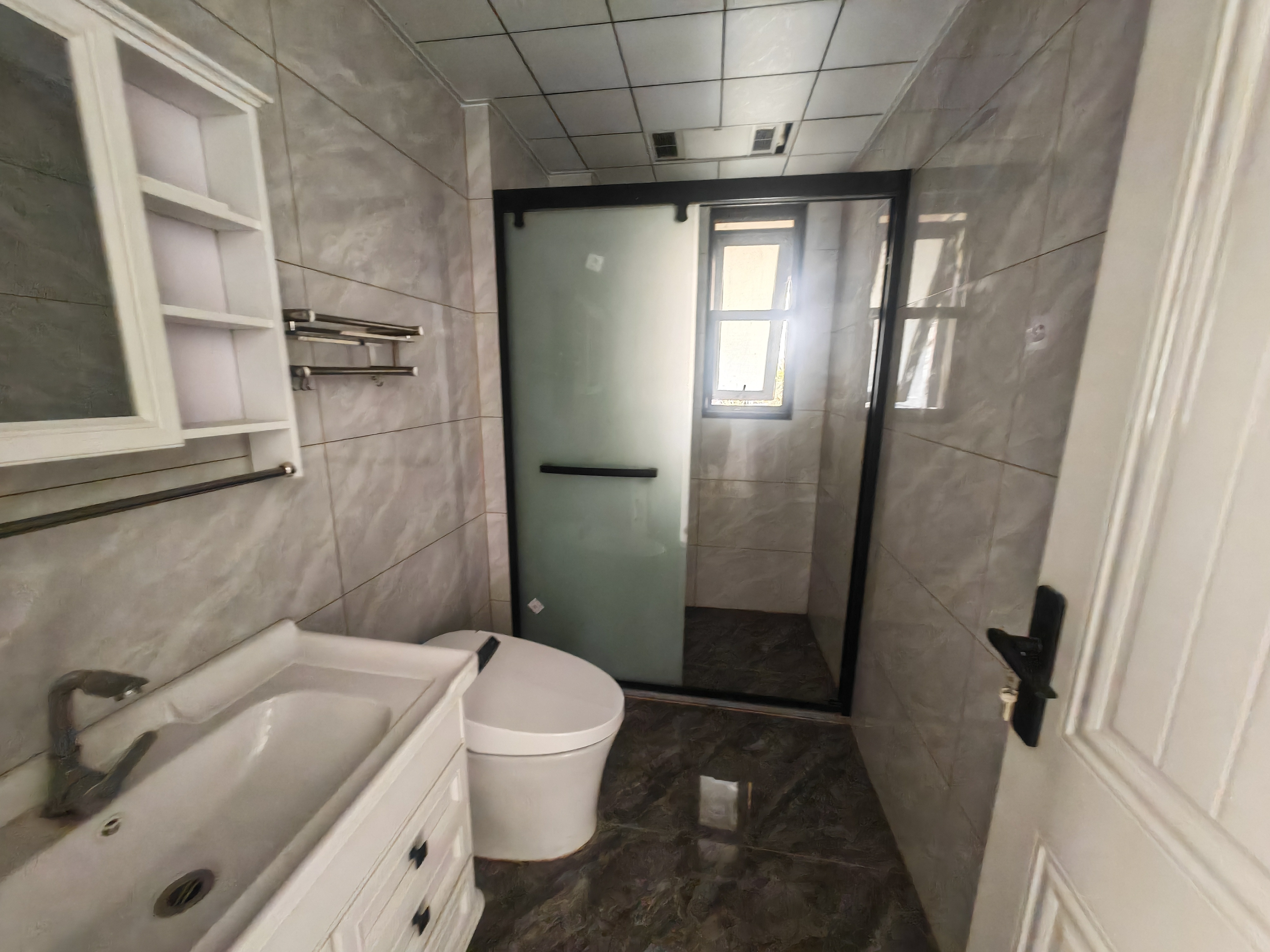 华悦铭苑 3室2厅2卫 106m&sup2;
