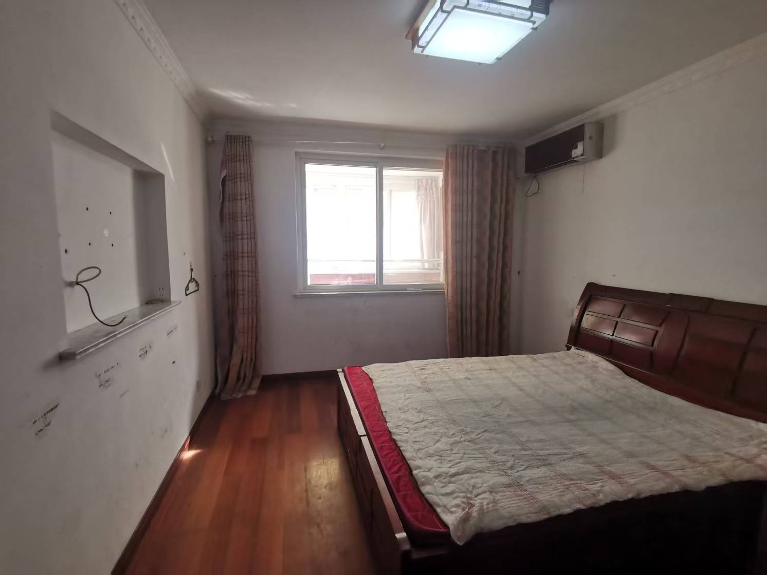 锦安花园一期 3室2厅1卫 121.3m&sup2;