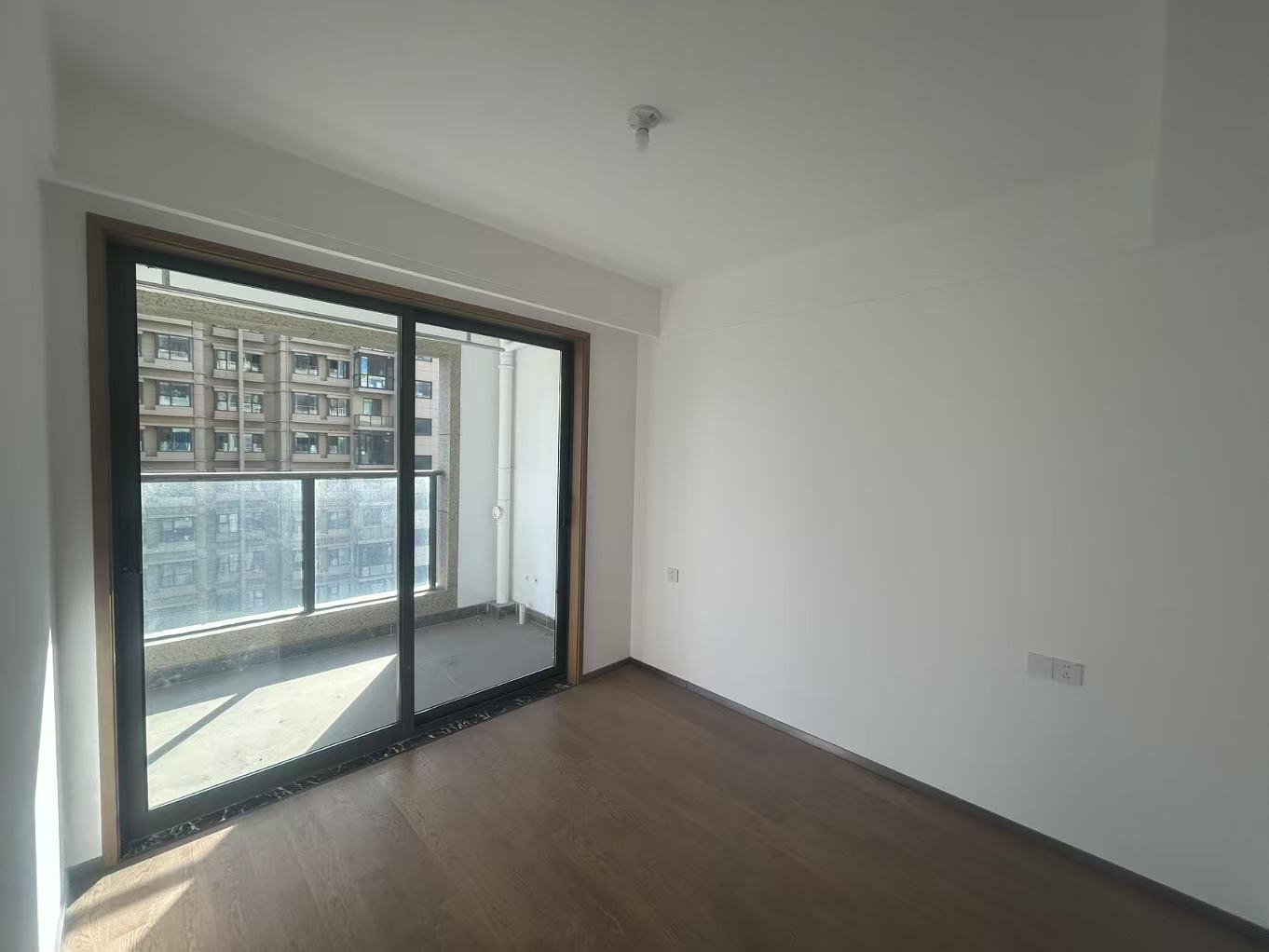 远创宸樾 3室2厅1卫 98m&sup2;