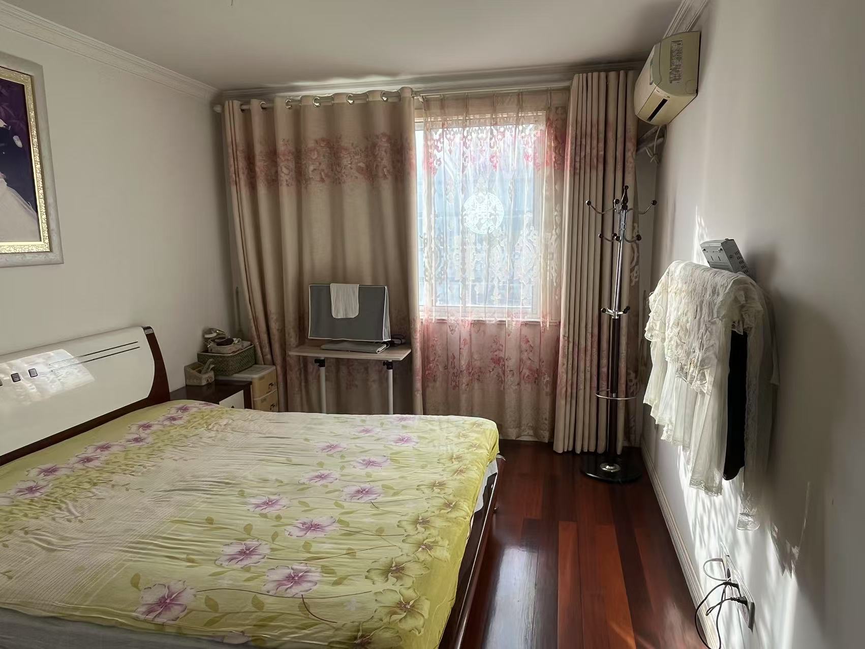 濠西园 3室2厅2卫 120.7m&sup2;