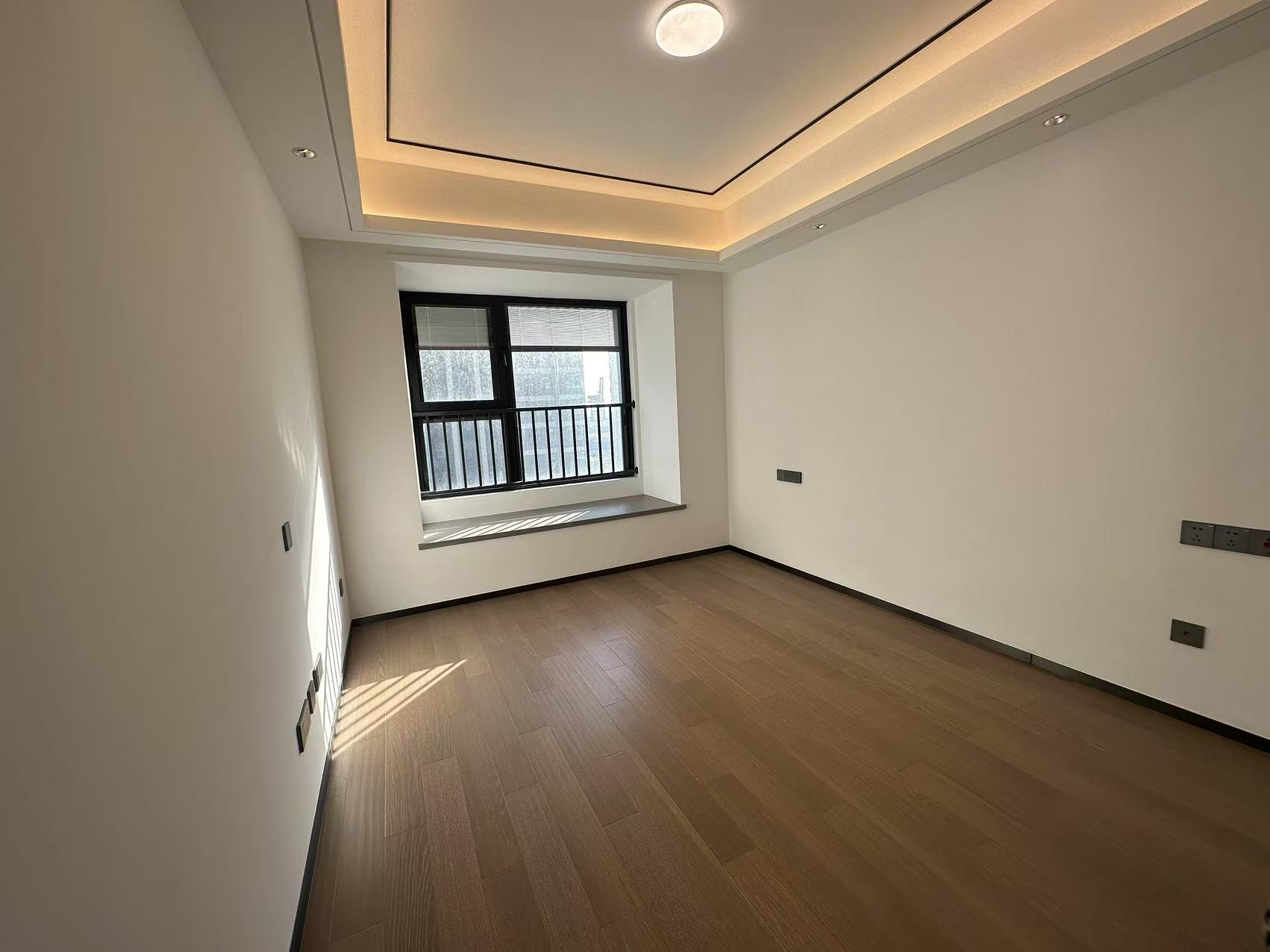 滨江道静园 3室2厅1卫 100.62m&sup2;
