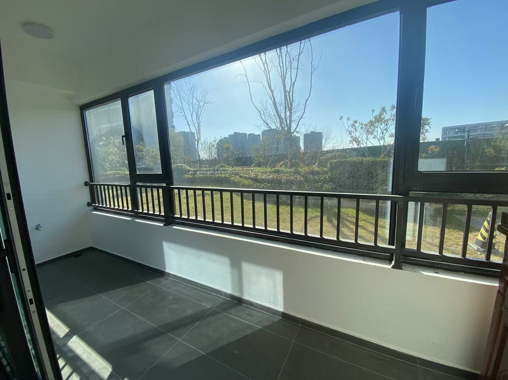 滨江道静园 3室2厅2卫 125.04m&sup2;