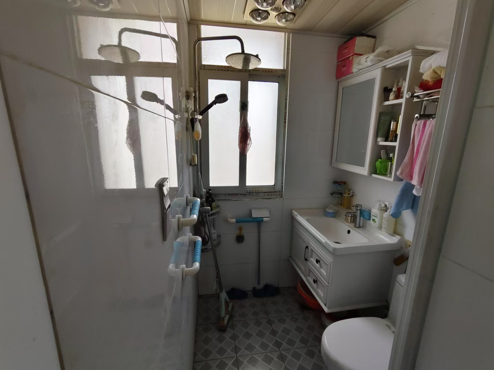城港新村 2室1厅1卫 70m&sup2;
