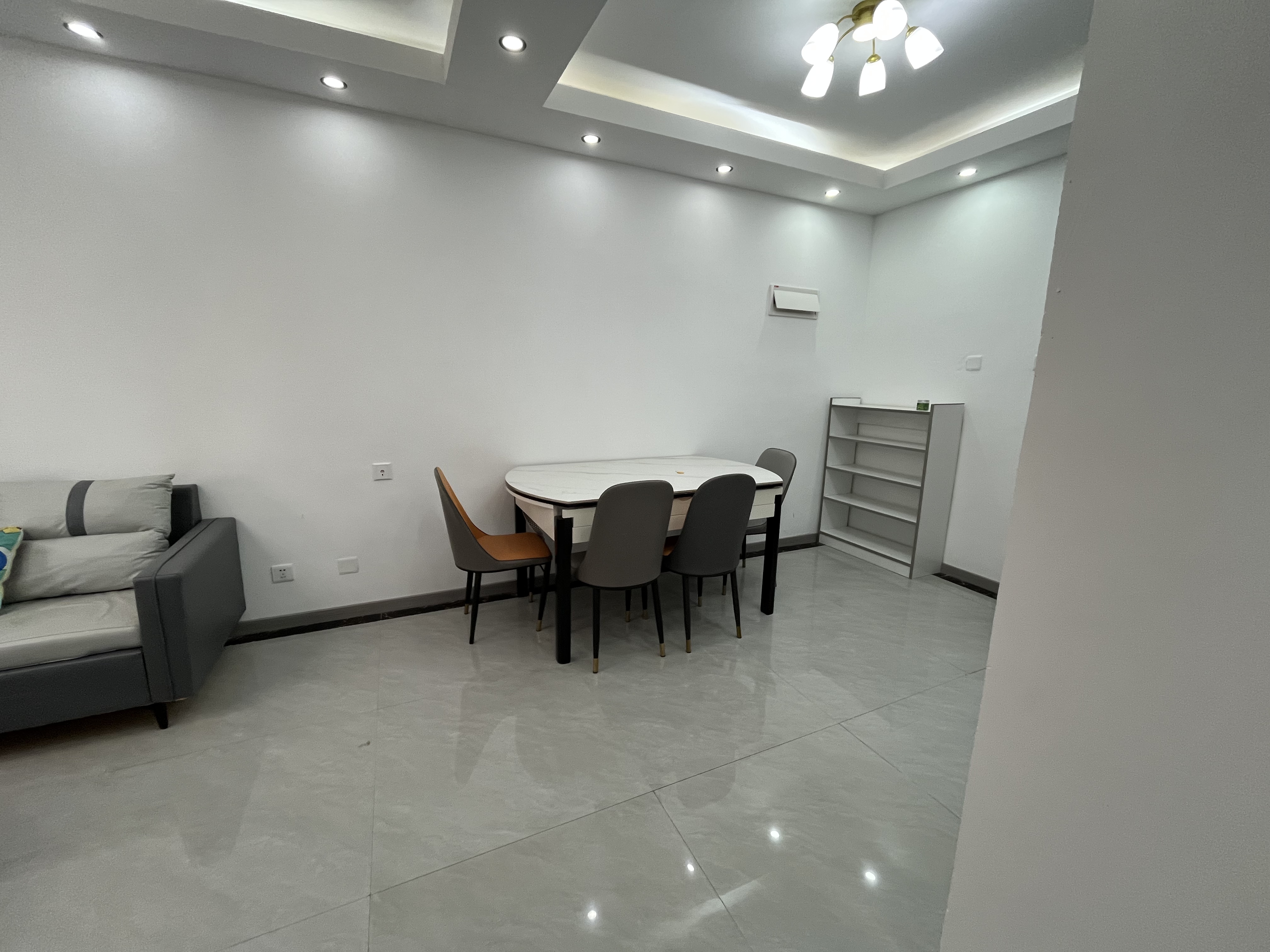 景瑞御府 3室2厅1卫 93m&sup2;