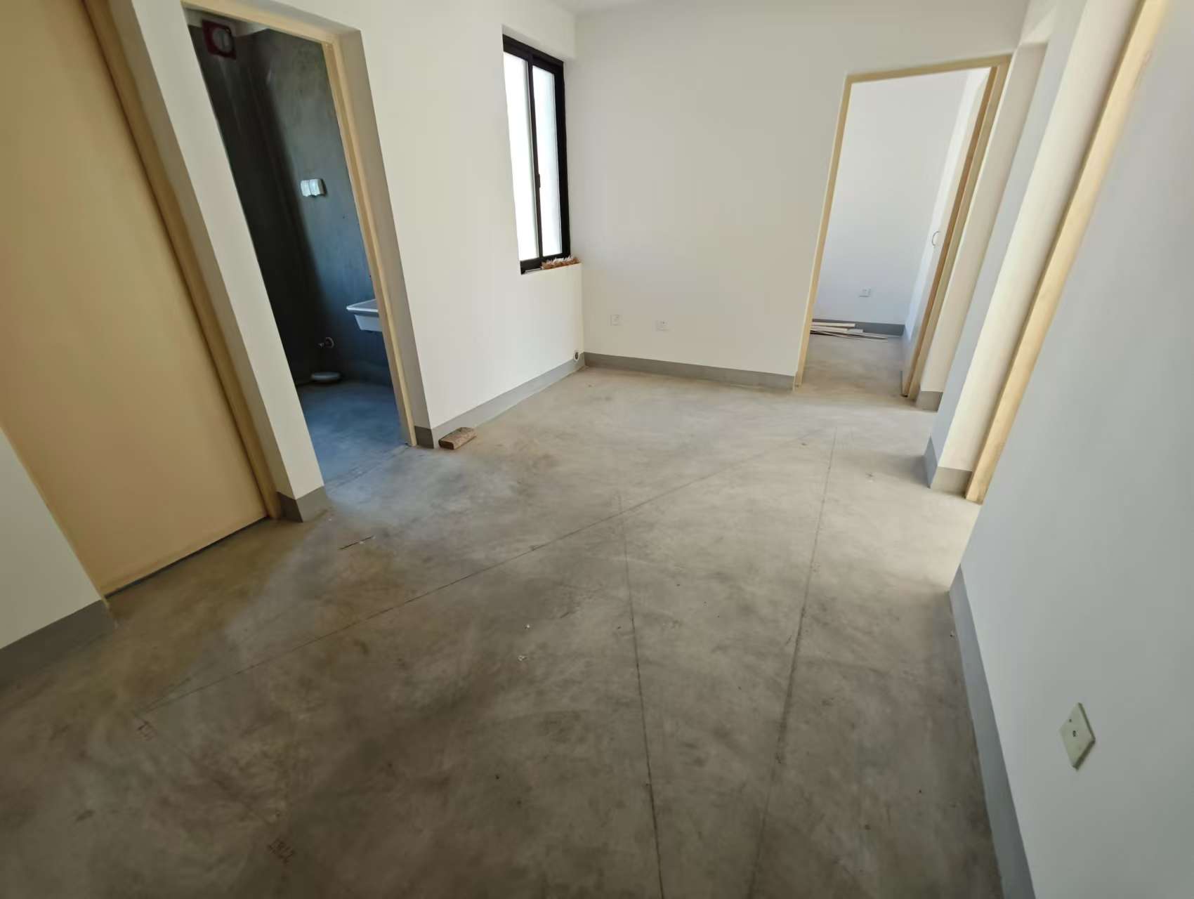 海港新村 3室1厅1卫 77m&sup2;