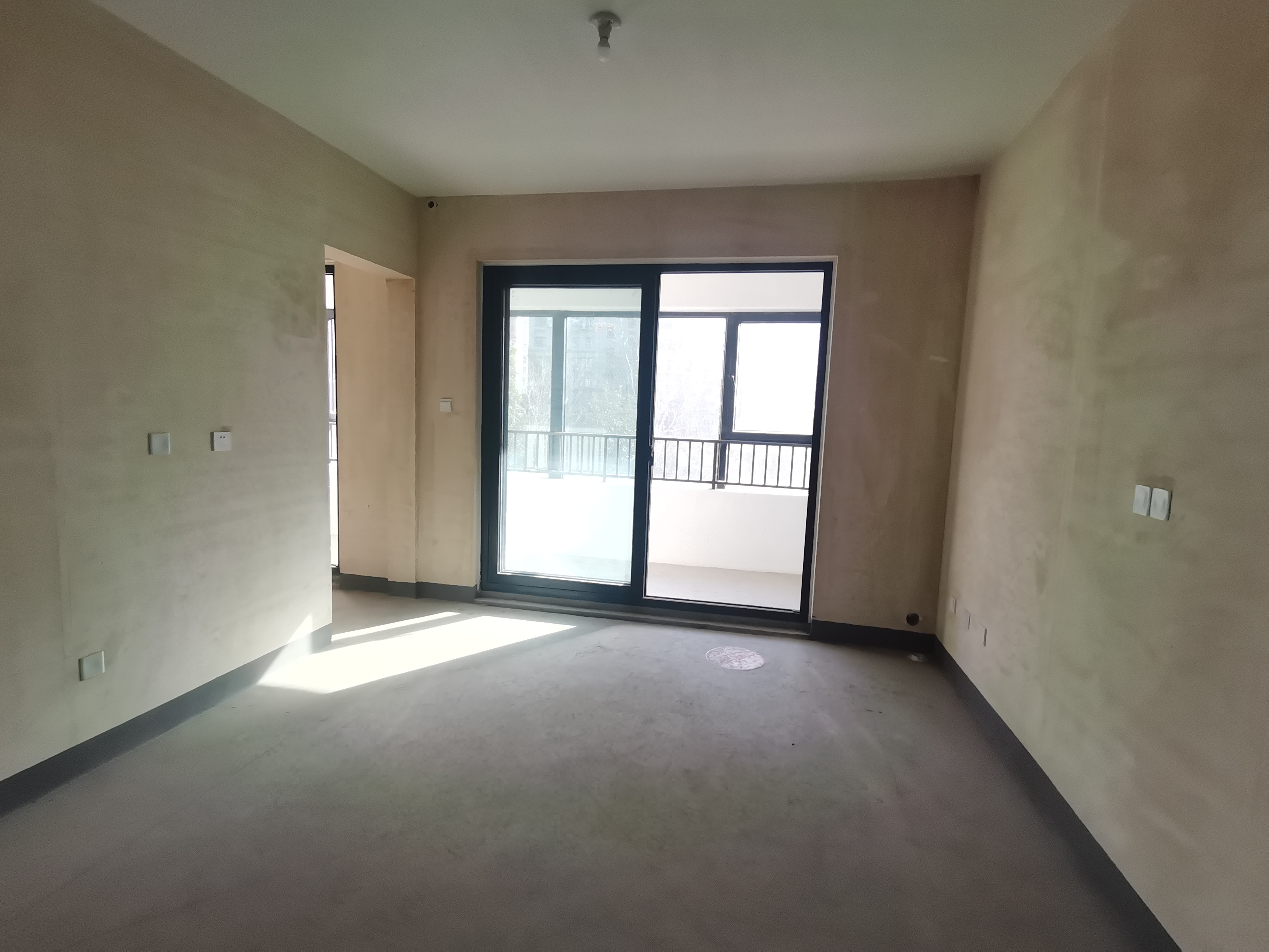 龙湖卓越&middot;悦珑湾 4室2厅2卫 130m&sup2;