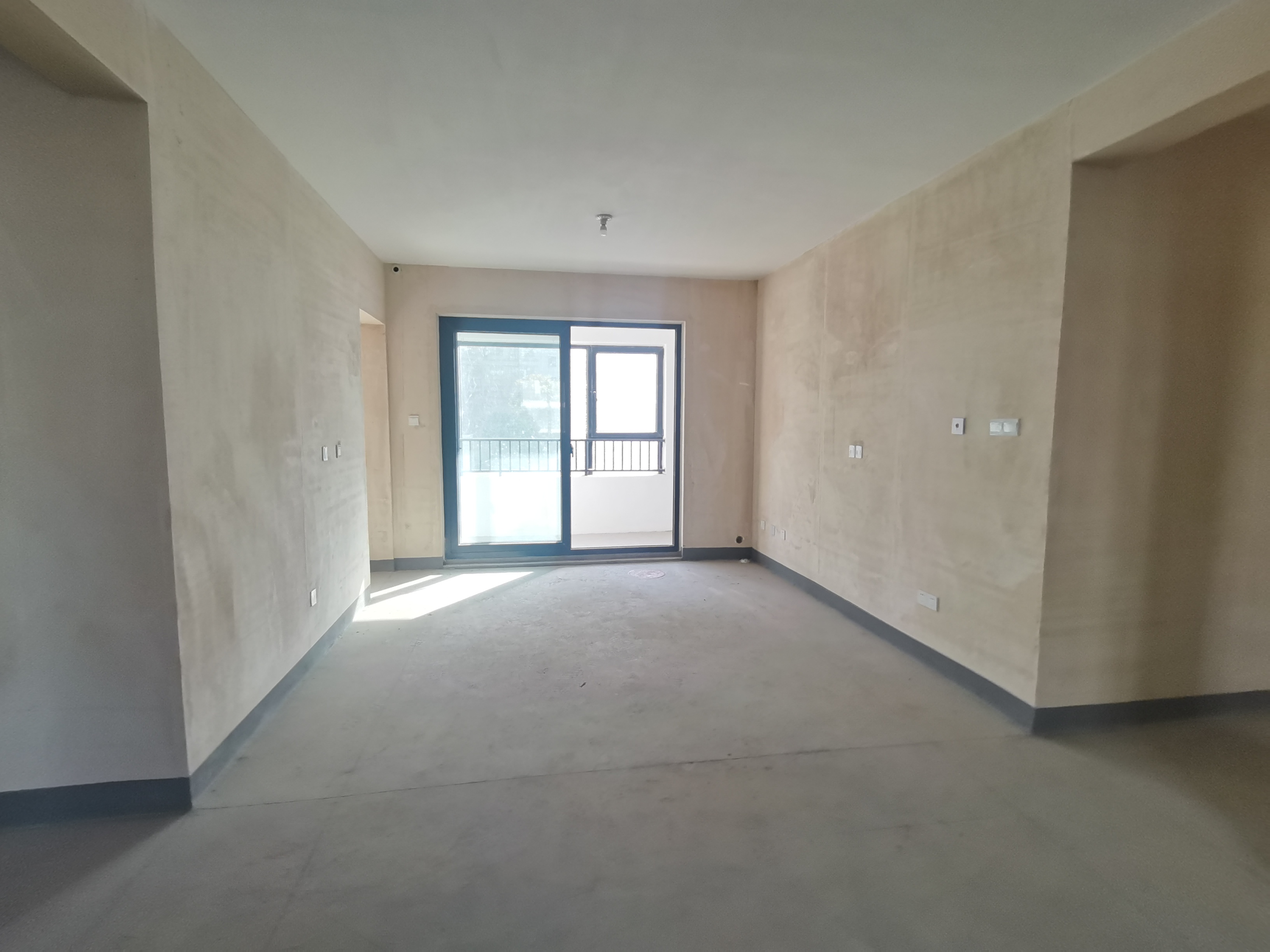 龙湖卓越·悦珑湾 4室2厅2卫 130m²