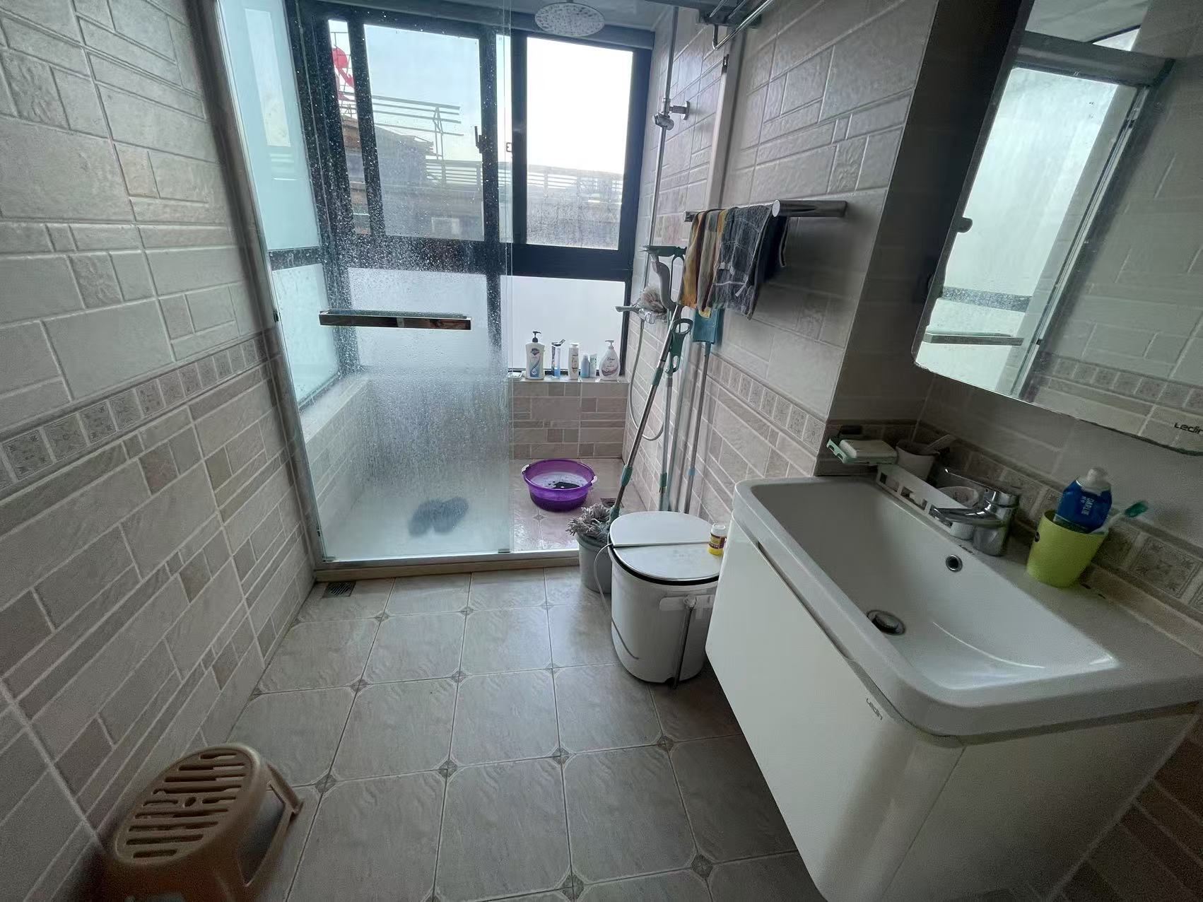 万濠星城 3室2厅1卫 128.00m²