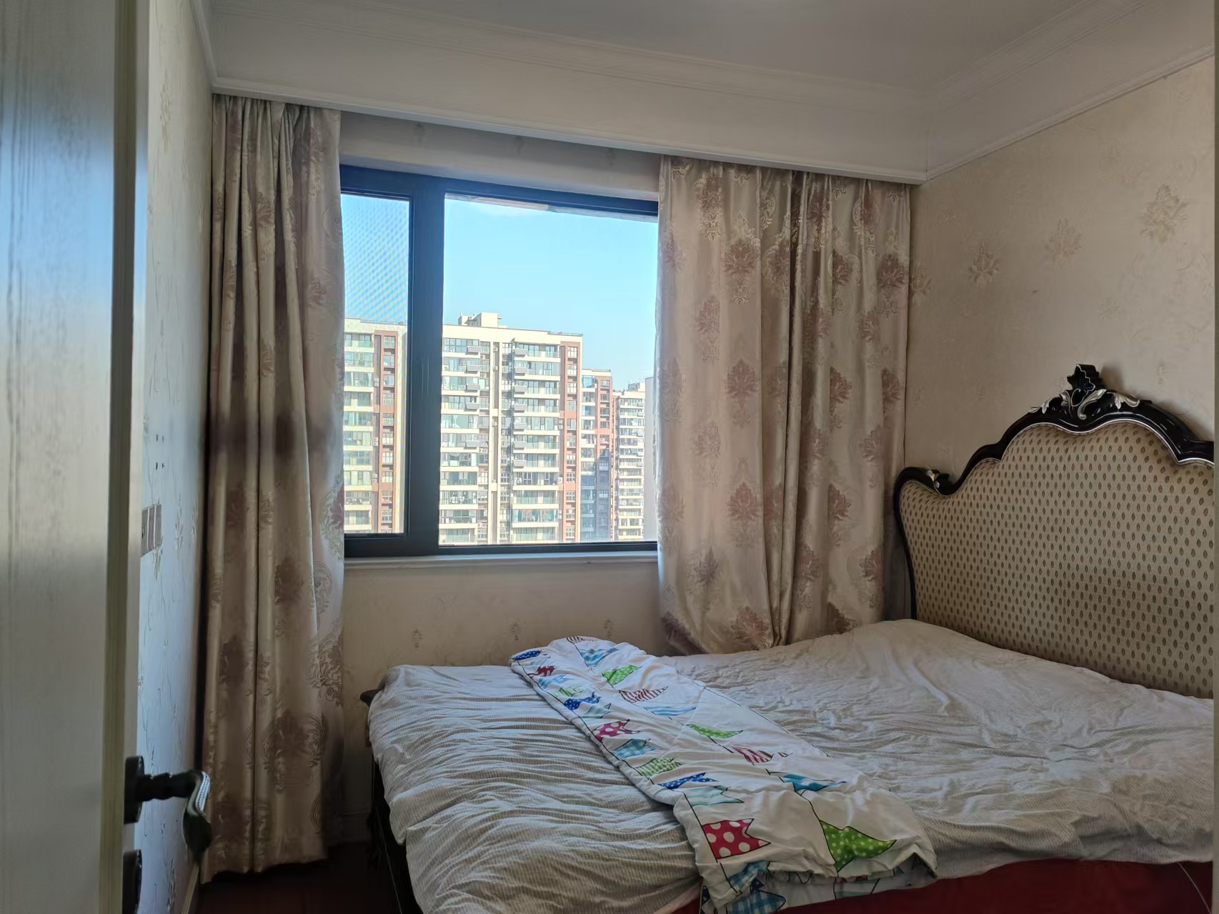 中海上林院 3室2厅2卫 125m&sup2;