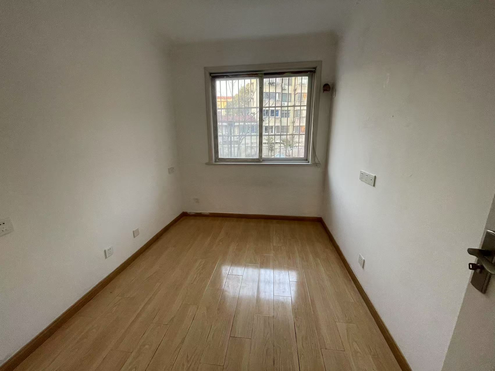 虹桥新苑 3室2厅1卫 110m&sup2;