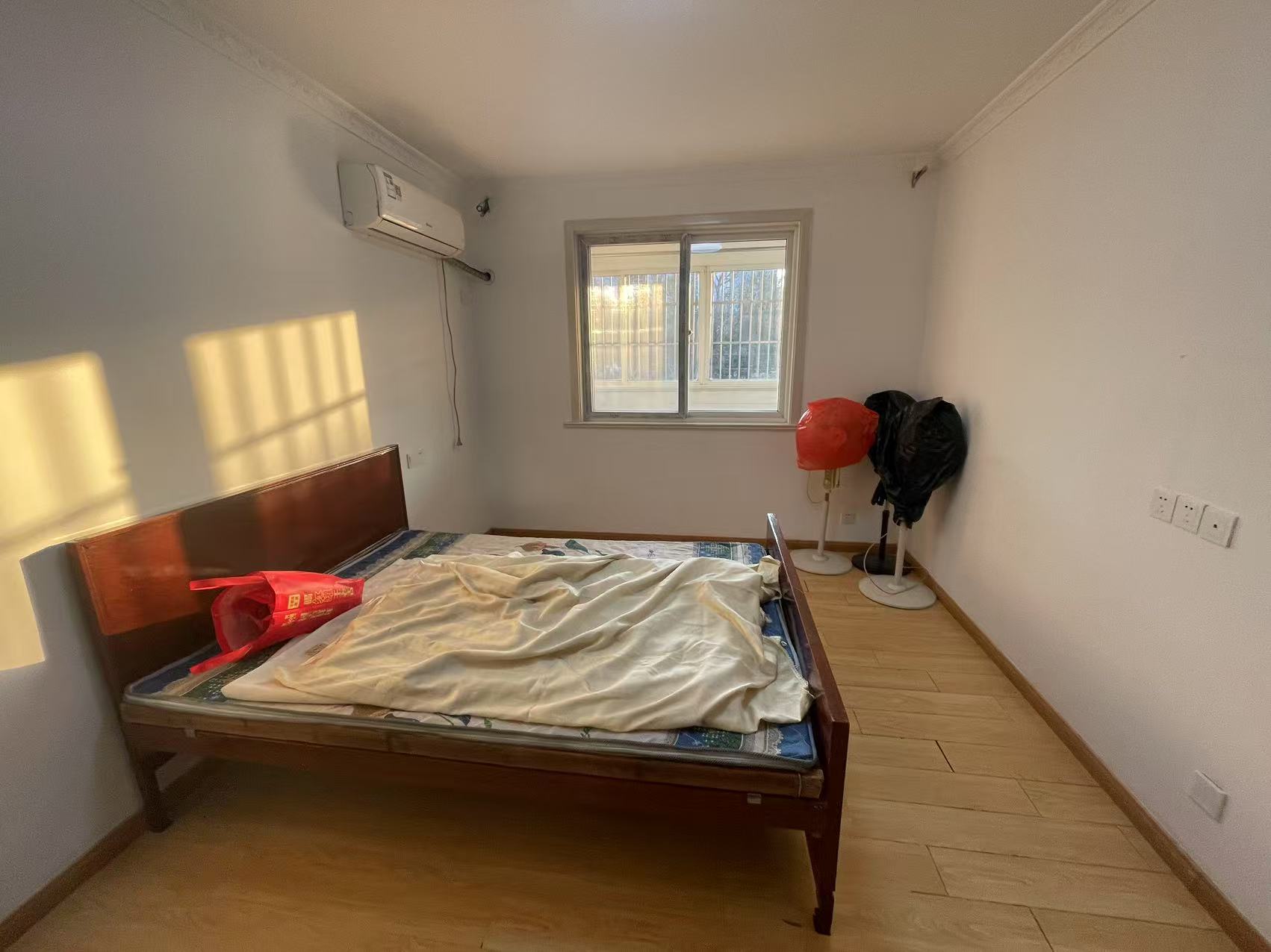 虹桥新苑 3室2厅1卫 110m&sup2;