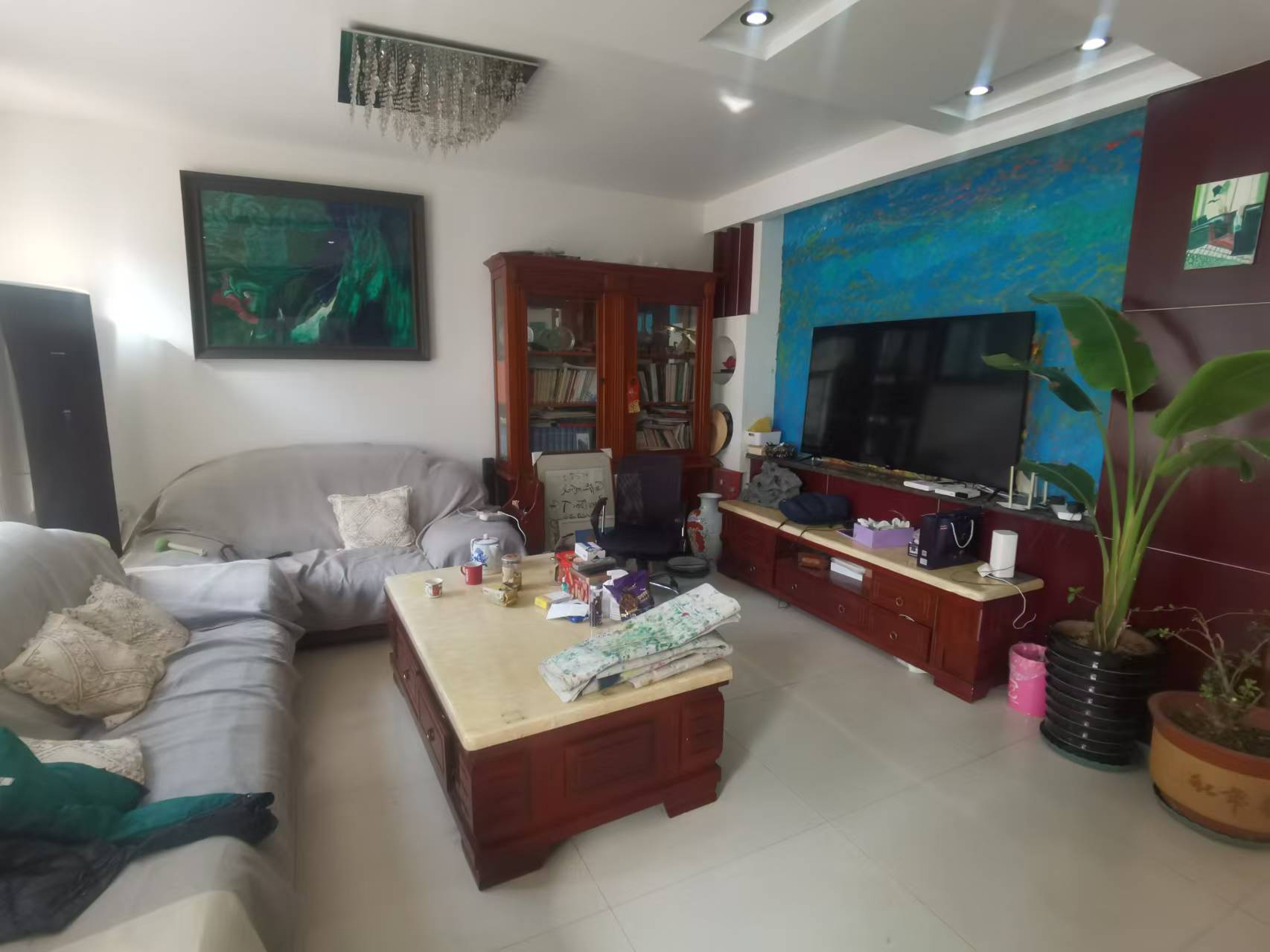 爱玛花苑 5室3厅3卫 241m²